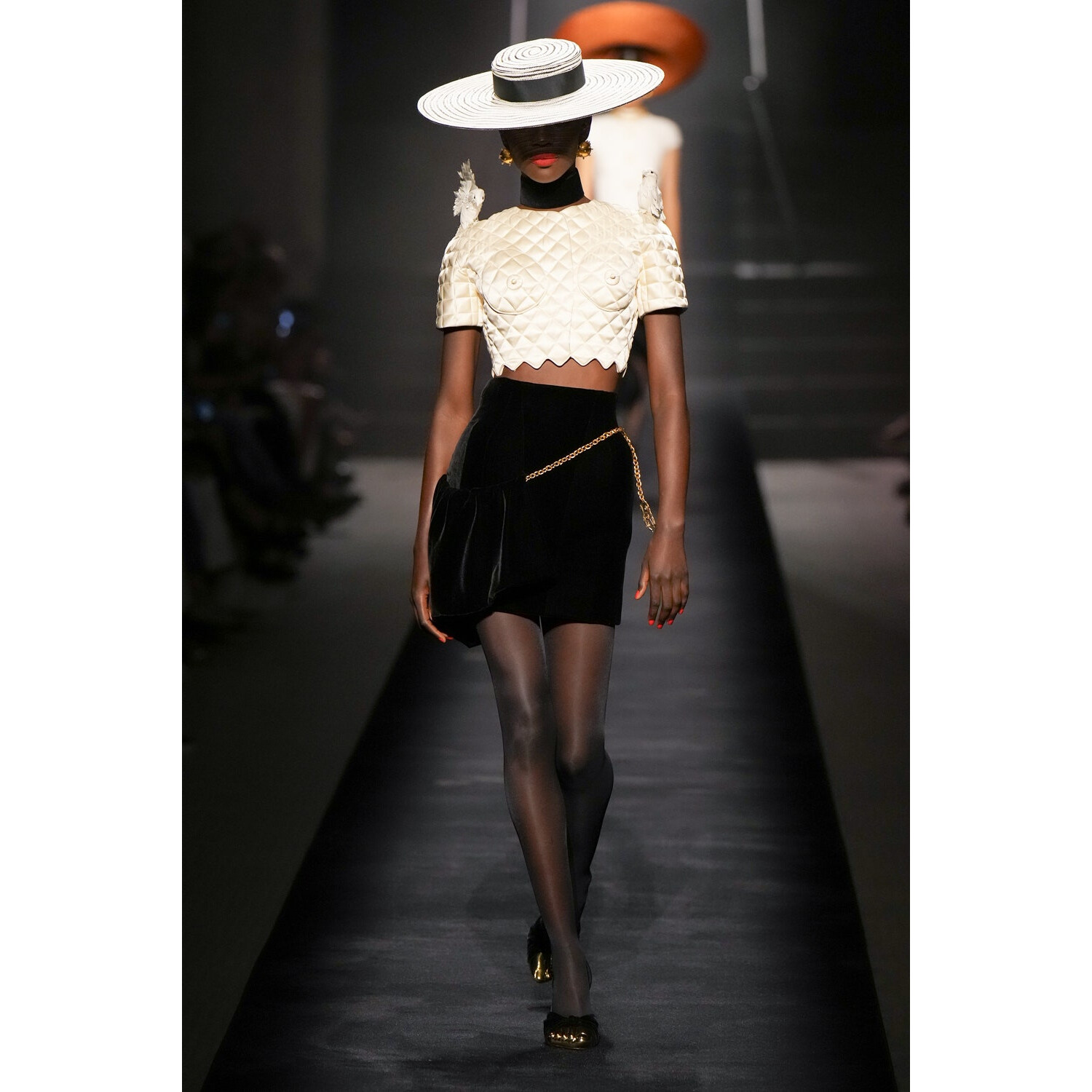 Фото Schiaparelli Couture коллекция осень 2022 / Schiaparelli Couture Fall 2022