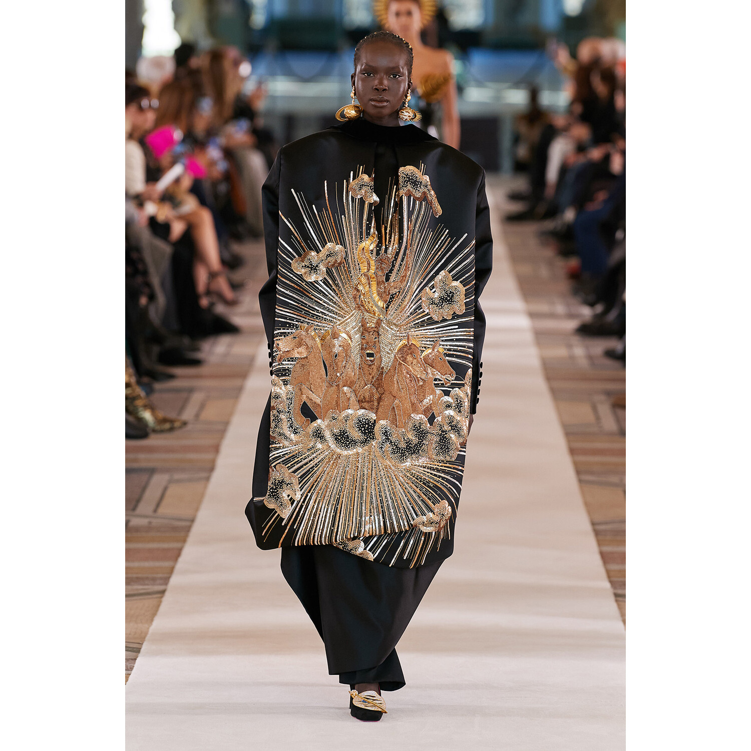 Фото Schiaparelli Couture Spring 2022 Collection / Schiaparelli Couture весна-лето 2022