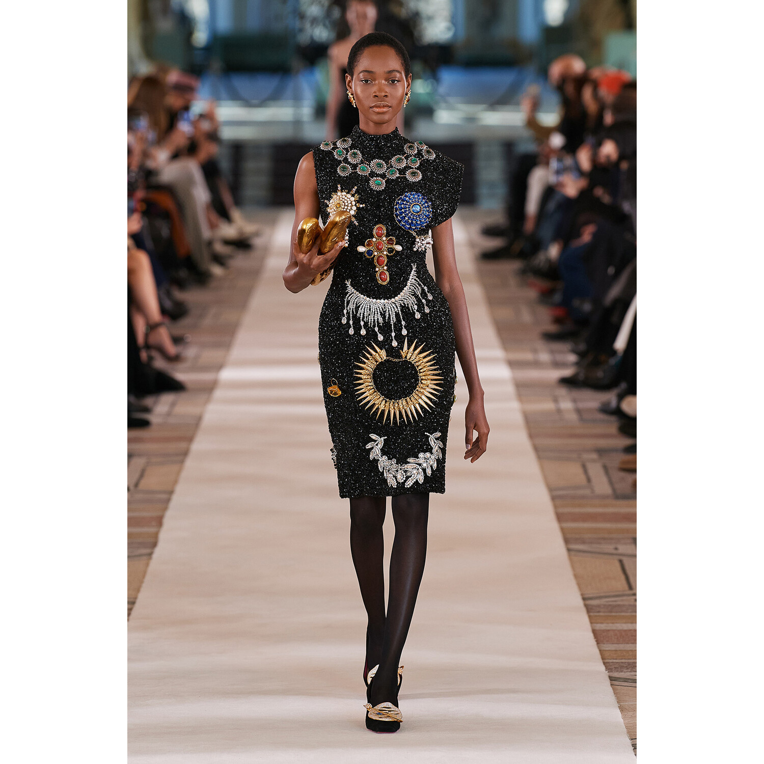 Фото Schiaparelli Couture Spring 2022 Collection / Schiaparelli Couture весна-лето 2022