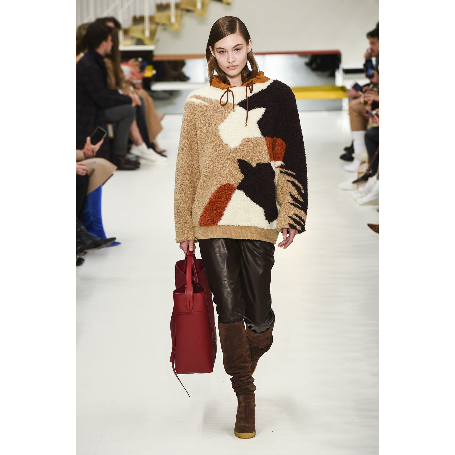 Фото Tods Fall 2018 Ready-to-Wear , Тодс осень зима 2018 , Fashion show , неделя моды в Милане , MFW , Mainstyles