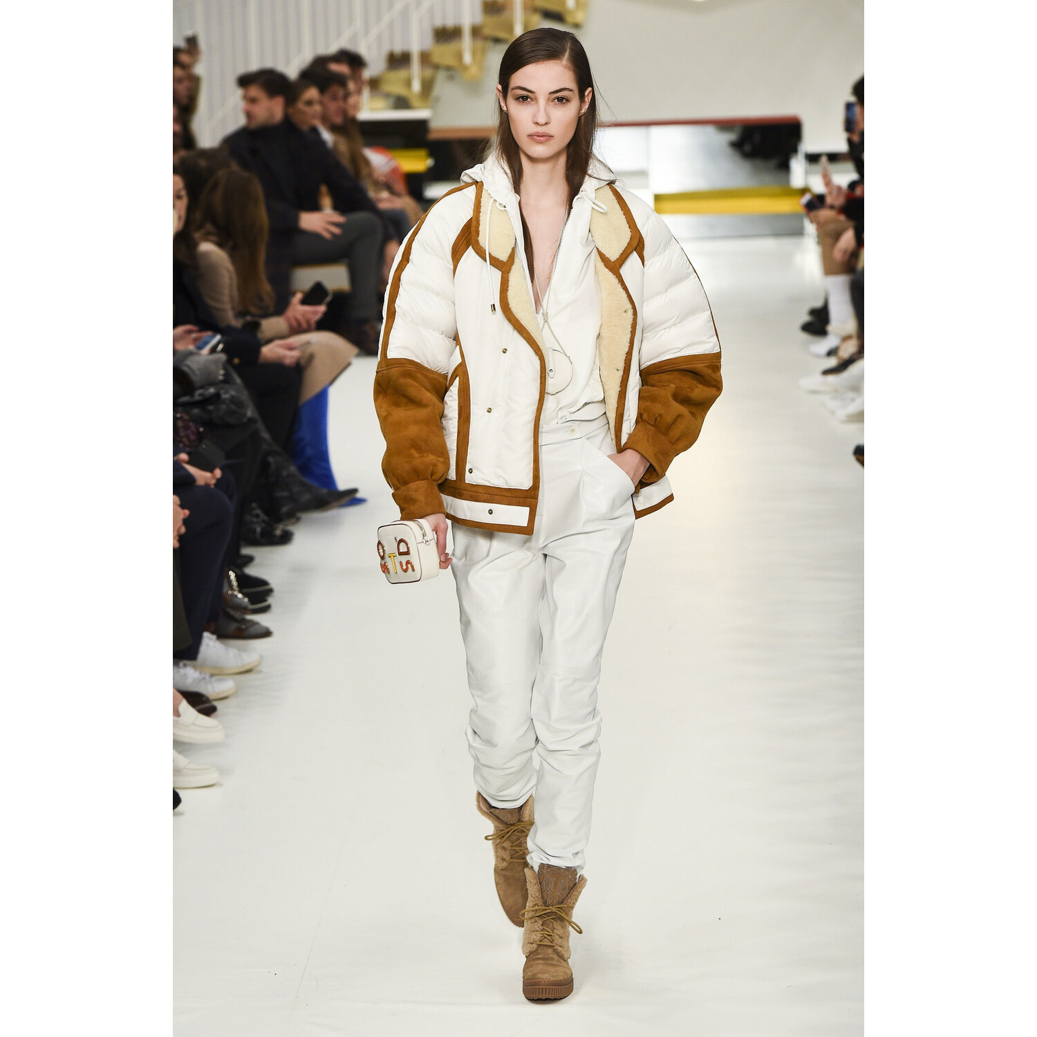 Фото Tods Fall 2018 Ready-to-Wear , Тодс осень зима 2018 , Fashion show , неделя моды в Милане , MFW , Mainstyles