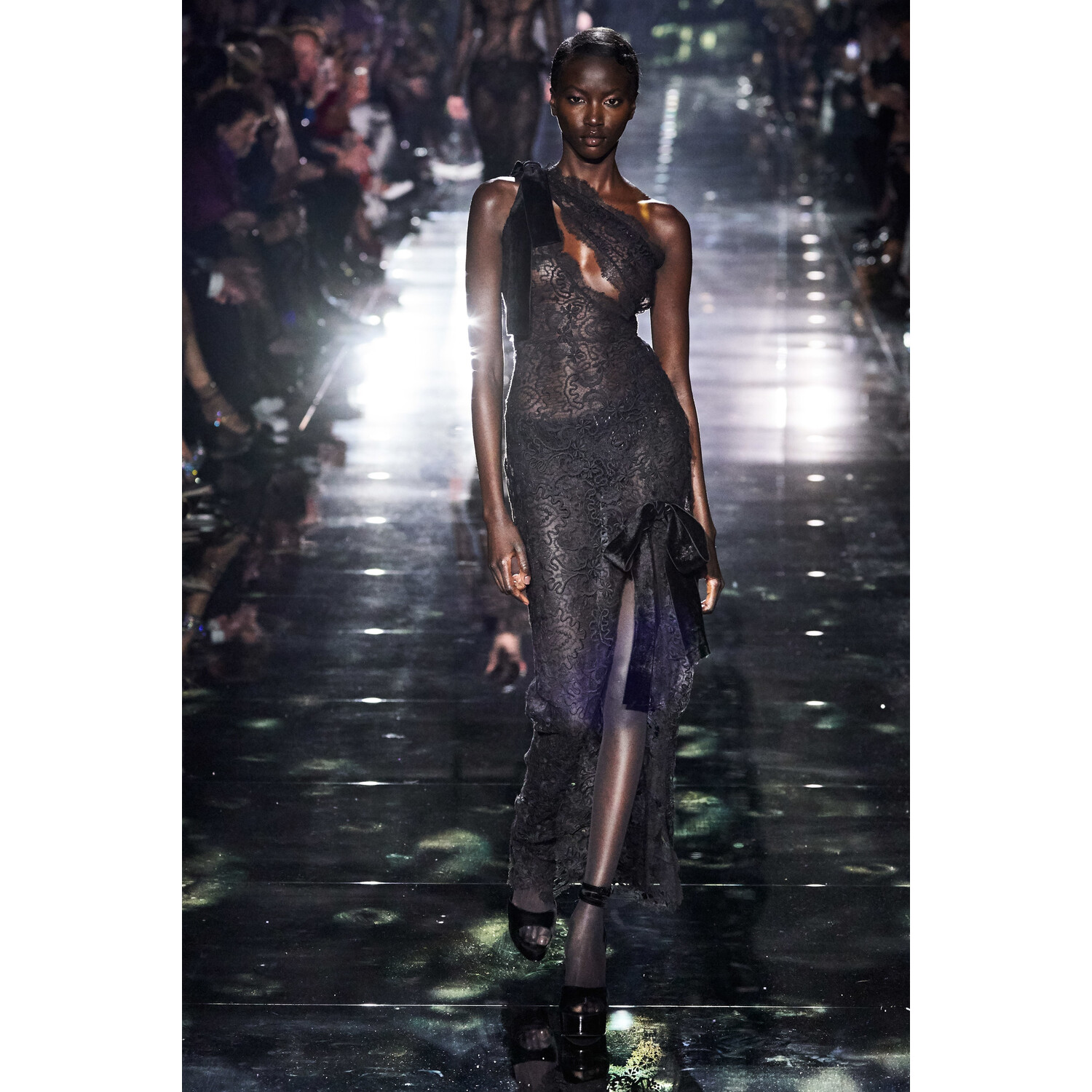Фото Tom Ford Fall 2020 Ready-to-Wear / Tom Ford осень 2020 / Неделя моды в Нью-Йорке