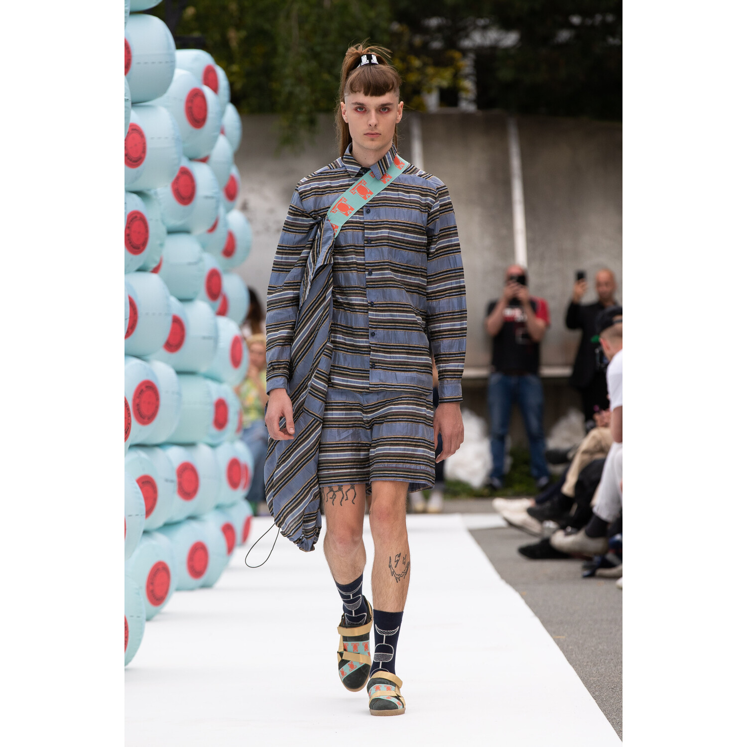 Фото Henrik Vibskov Spring 2020 Menswear Collection / Henrik Vibskov весна- лето 2020 / Неделя моды: Париж