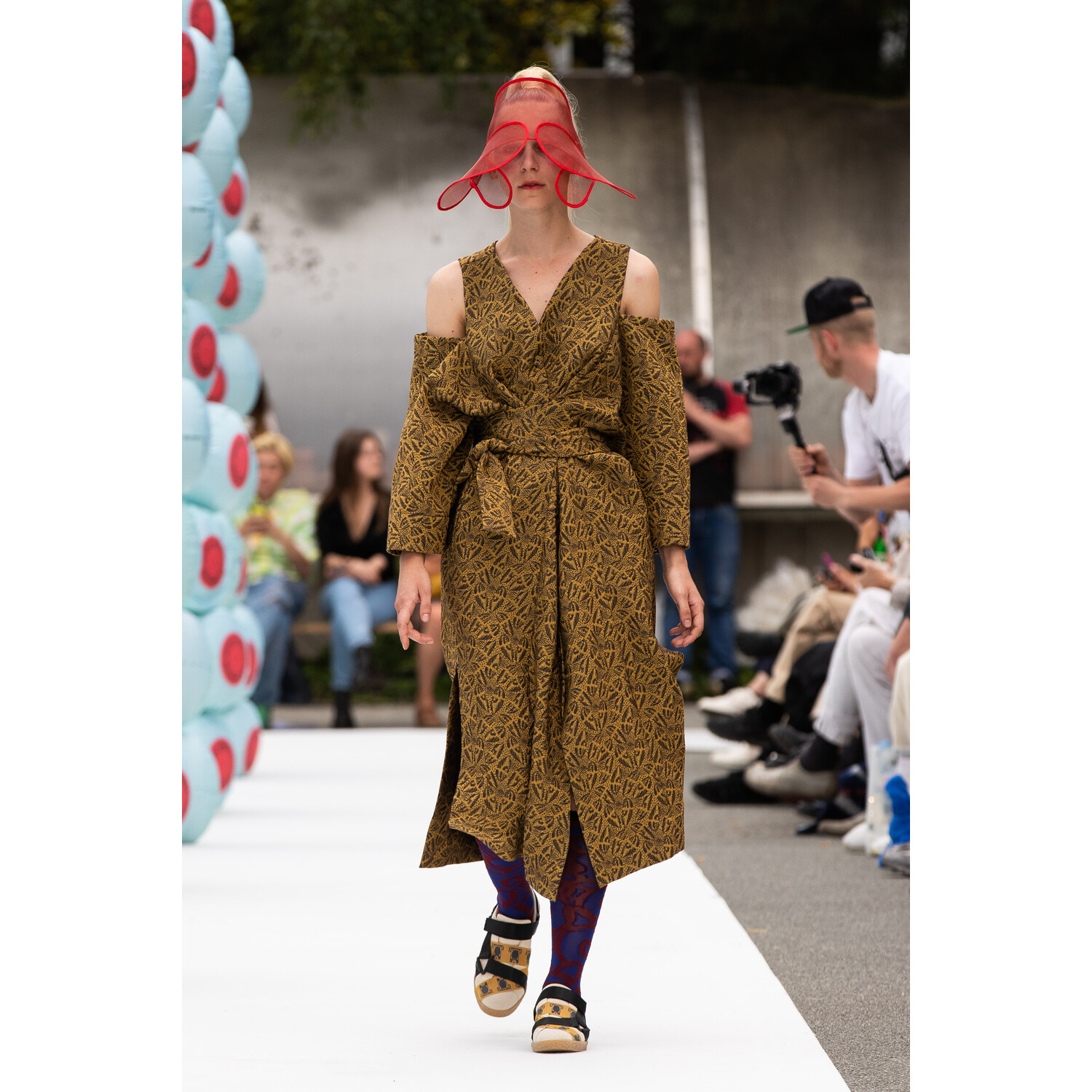Фото Henrik Vibskov Spring 2020 Menswear Collection / Henrik Vibskov весна- лето 2020 / Неделя моды: Париж