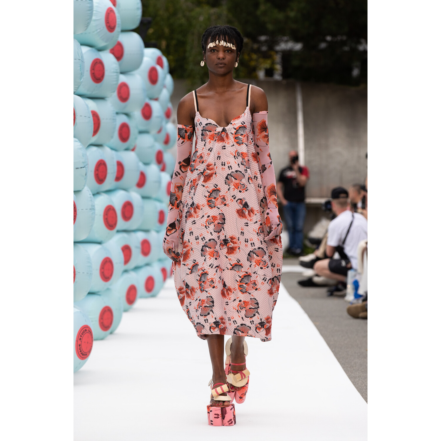 Фото Henrik Vibskov Spring 2020 Menswear Collection / Henrik Vibskov весна- лето 2020 / Неделя моды: Париж