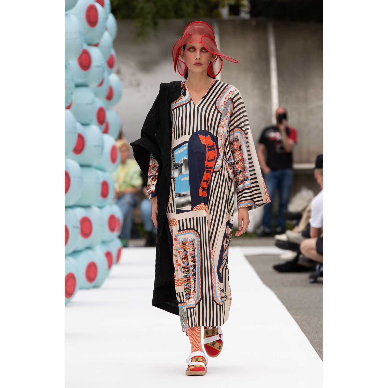 Фото Henrik Vibskov Spring 2020 Menswear Collection / Henrik Vibskov весна- лето 2020 / Неделя моды: Париж
