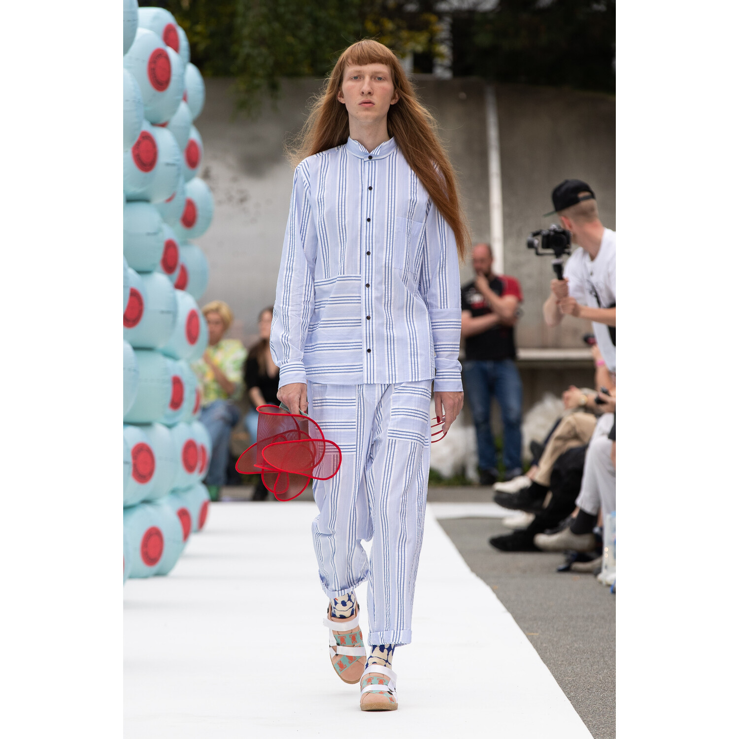 Фото Henrik Vibskov Spring 2020 Menswear Collection / Henrik Vibskov весна- лето 2020 / Неделя моды: Париж