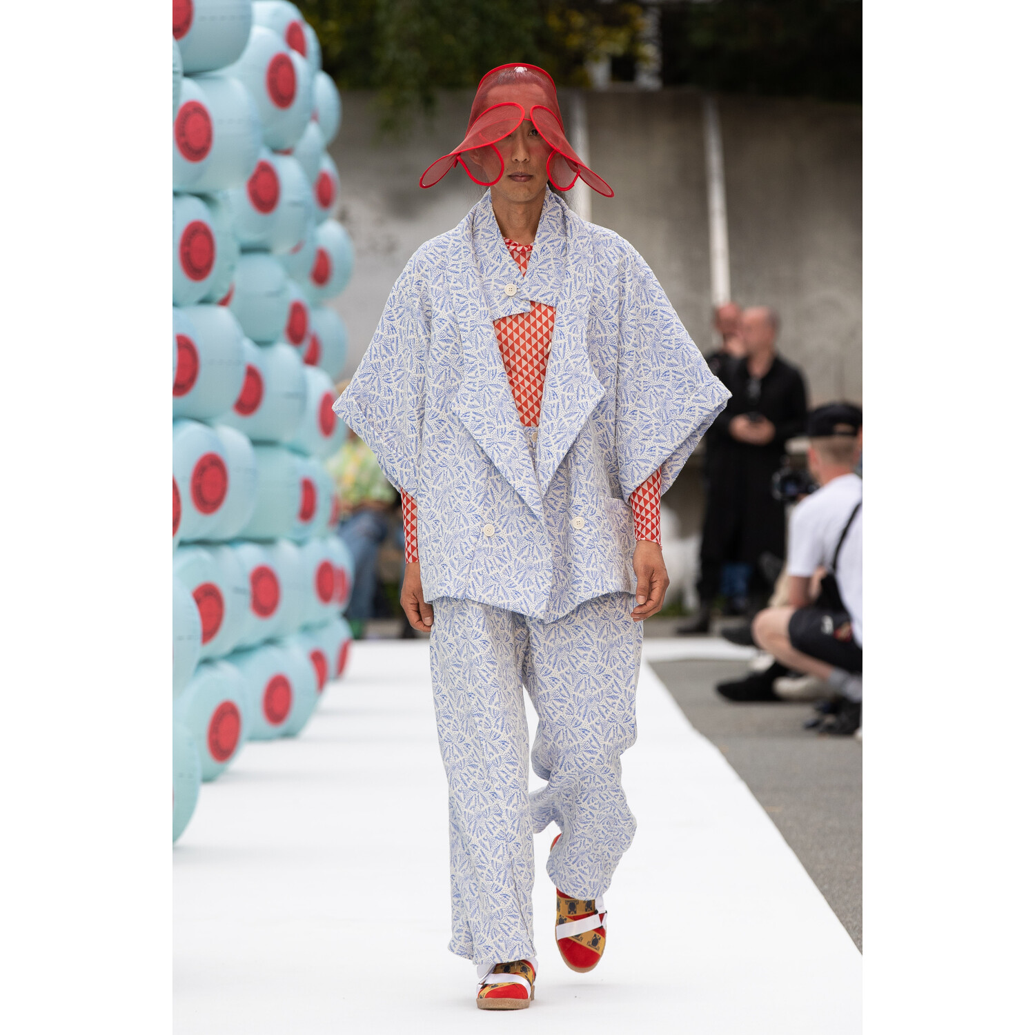 Фото Henrik Vibskov Spring 2020 Menswear Collection / Henrik Vibskov весна- лето 2020 / Неделя моды: Париж