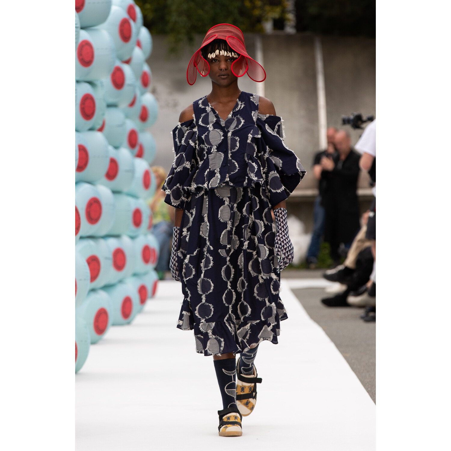Фото Henrik Vibskov Spring 2020 Menswear Collection / Henrik Vibskov весна- лето 2020 / Неделя моды: Париж
