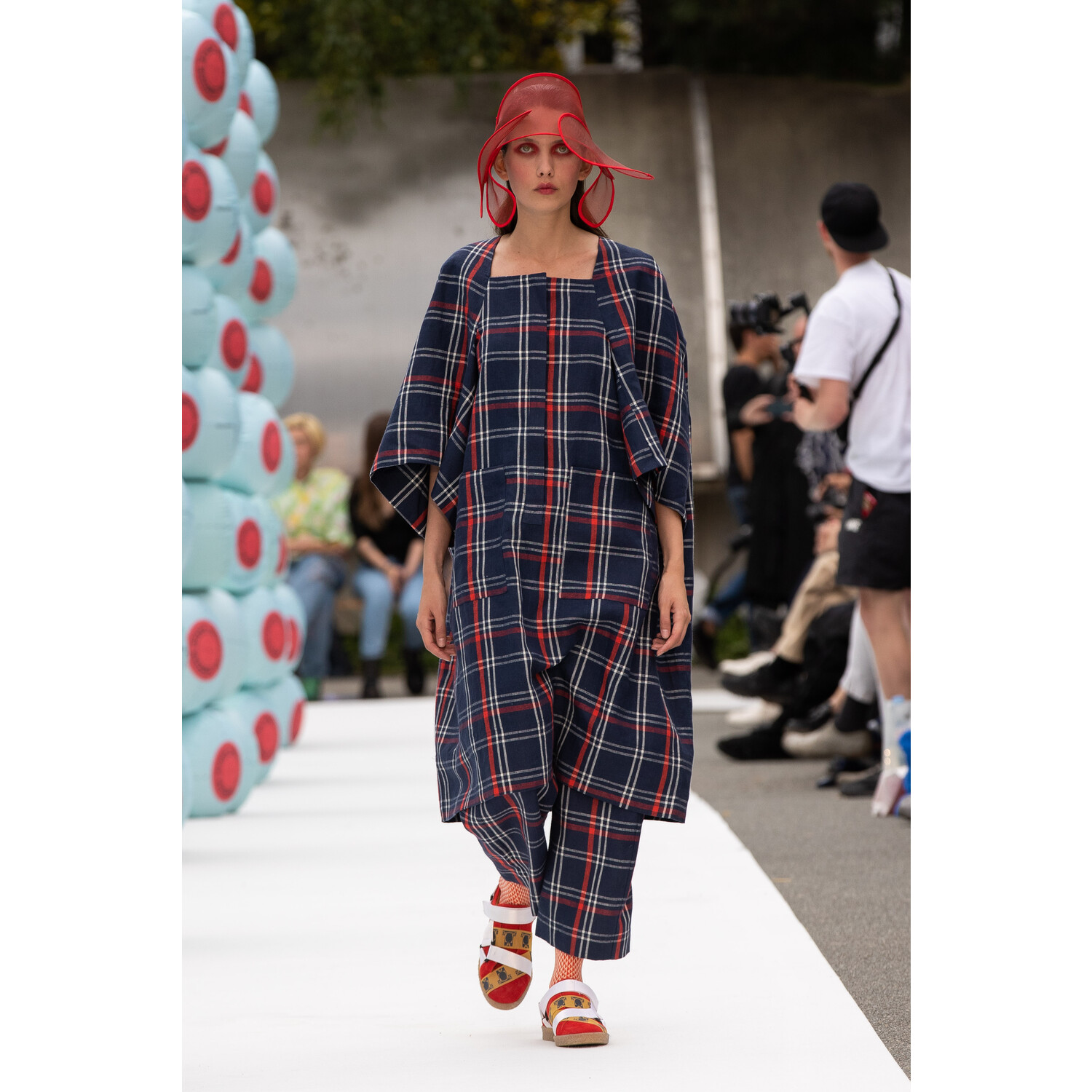 Фото Henrik Vibskov Spring 2020 Menswear Collection / Henrik Vibskov весна- лето 2020 / Неделя моды: Париж