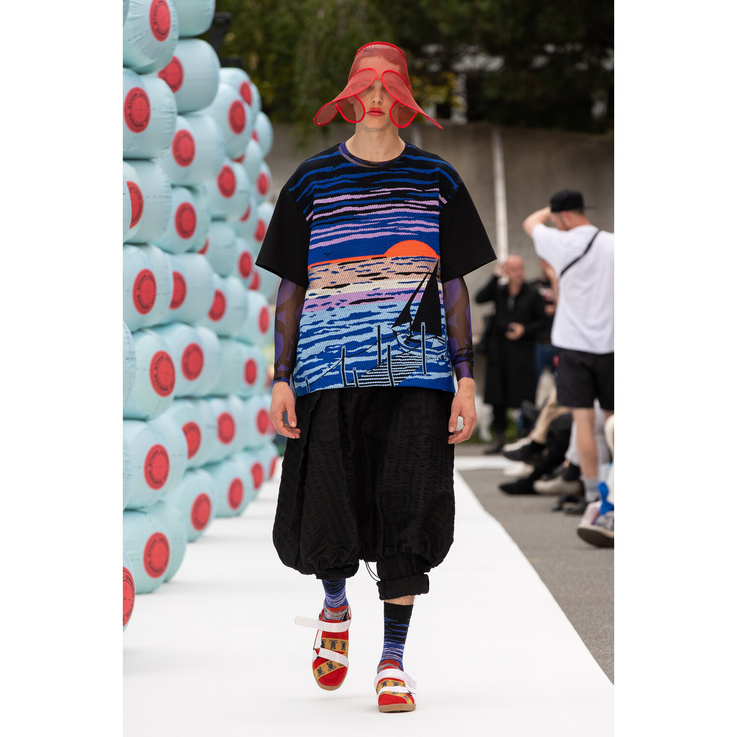 Фото Henrik Vibskov Spring 2020 Menswear Collection / Henrik Vibskov весна- лето 2020 / Неделя моды: Париж