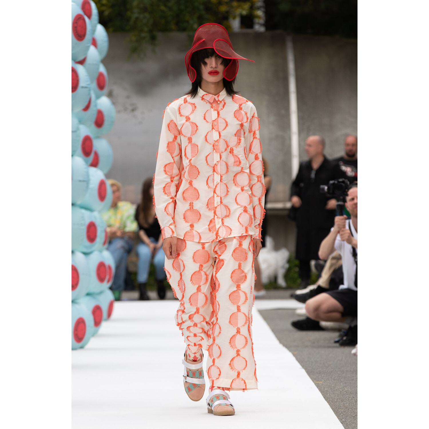 Фото Henrik Vibskov Spring 2020 Menswear Collection / Henrik Vibskov весна- лето 2020 / Неделя моды: Париж