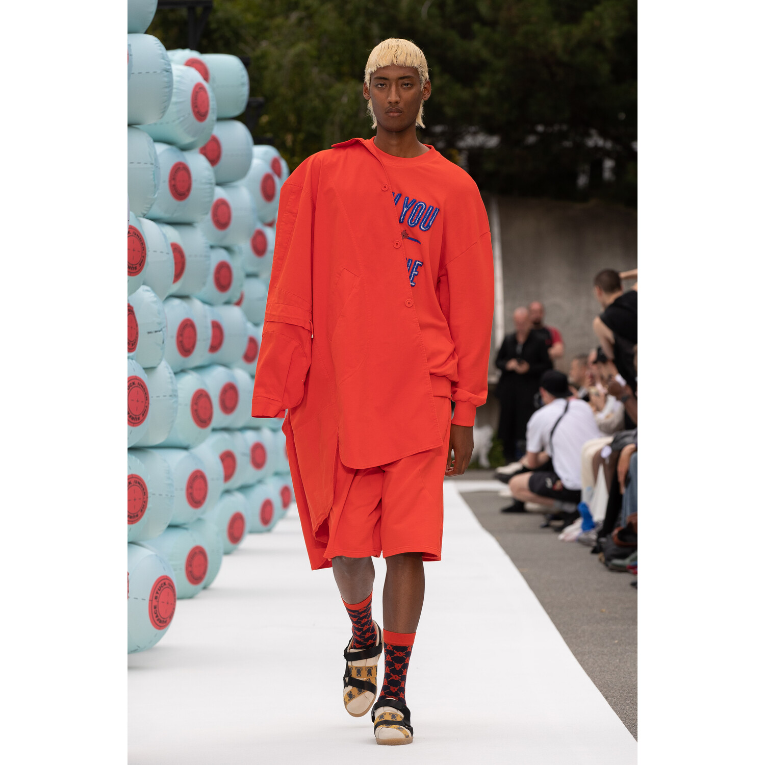 Фото Henrik Vibskov Spring 2020 Menswear Collection / Henrik Vibskov весна- лето 2020 / Неделя моды: Париж