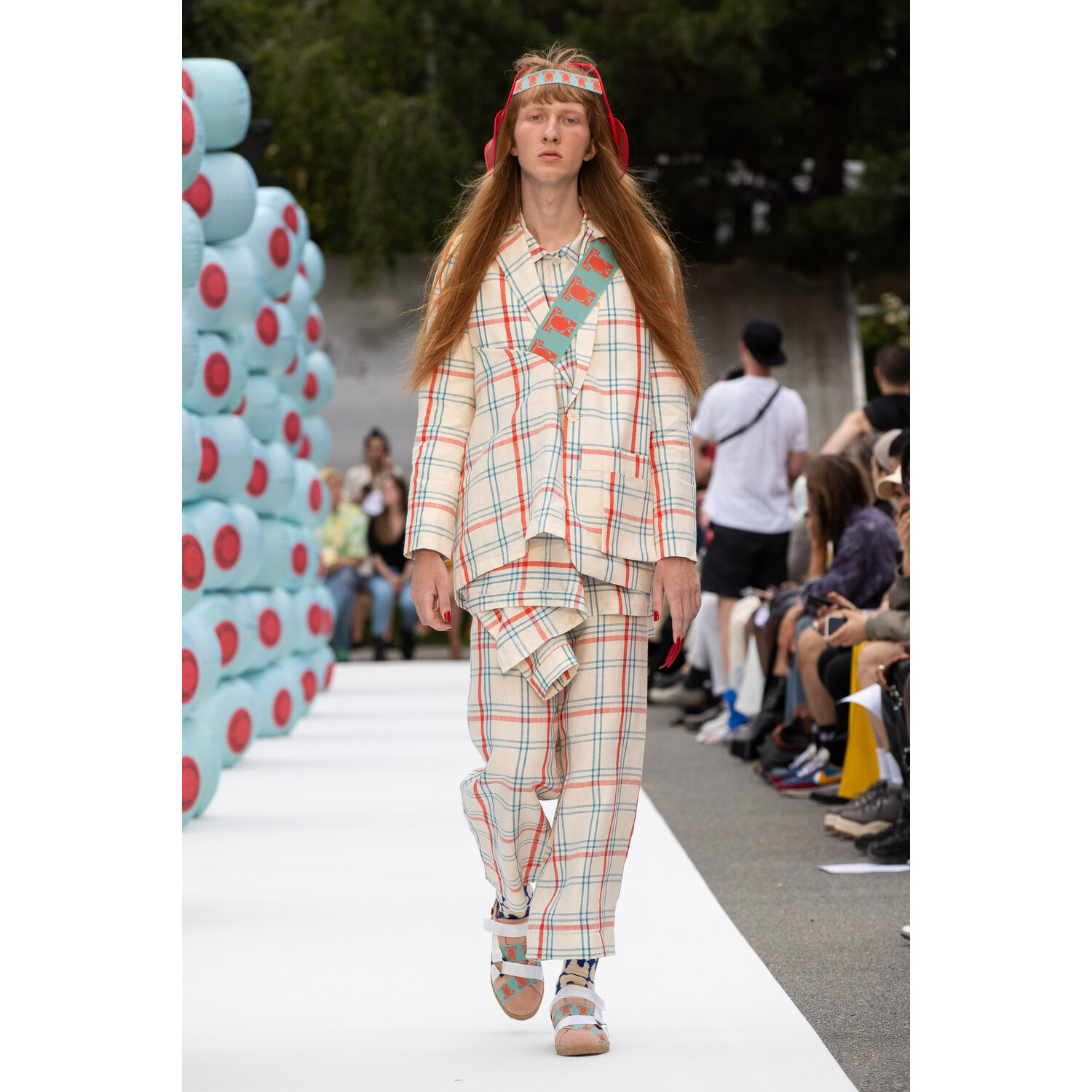 Фото Henrik Vibskov Spring 2020 Menswear Collection / Henrik Vibskov весна- лето 2020 / Неделя моды: Париж