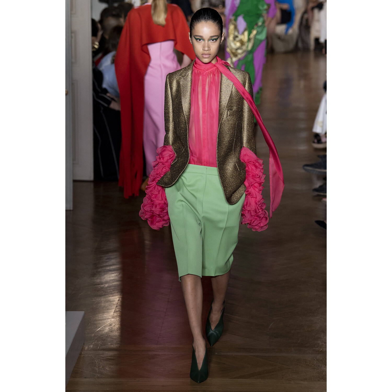 Фото Valentino Fall 2018 Couture Collection / Валентино Осень 2018 Кутюр коллекция