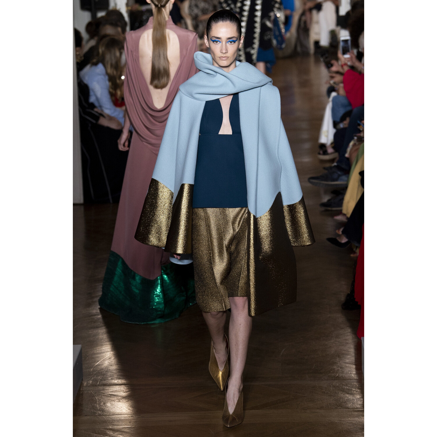 Фото Valentino Fall 2018 Couture Collection / Валентино Осень 2018 Кутюр коллекция