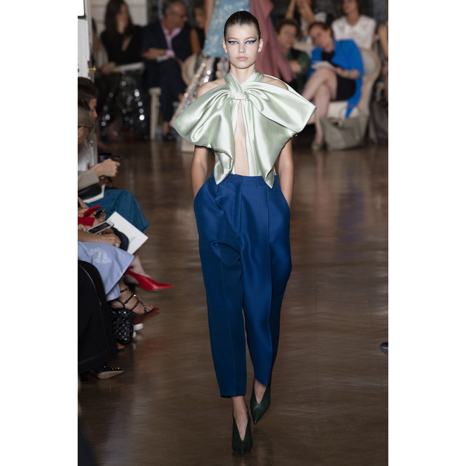 Фото Valentino Fall 2018 Couture Collection / Валентино Осень 2018 Кутюр коллекция