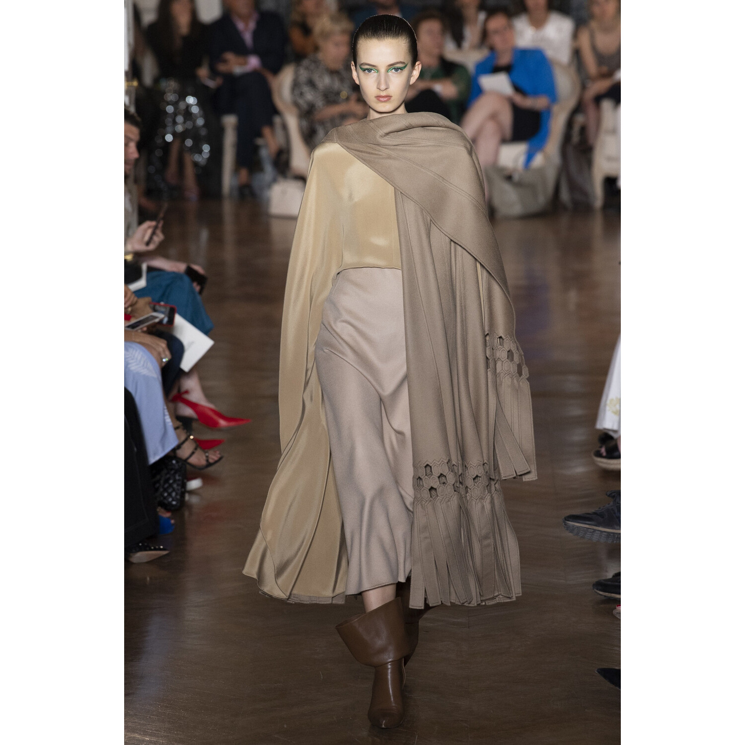 Фото Valentino Fall 2018 Couture Collection / Валентино Осень 2018 Кутюр коллекция