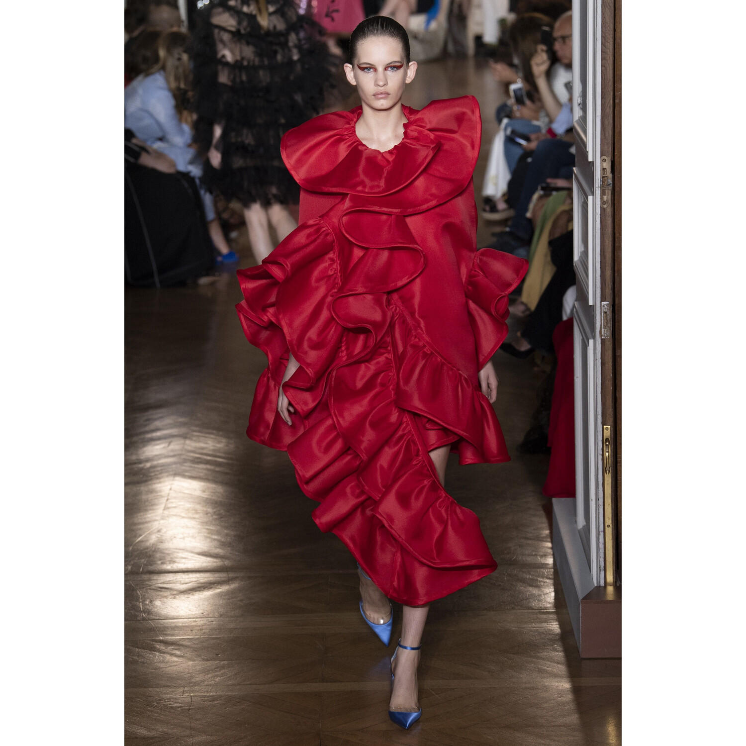Фото Valentino Fall 2018 Couture Collection / Валентино Осень 2018 Кутюр коллекция