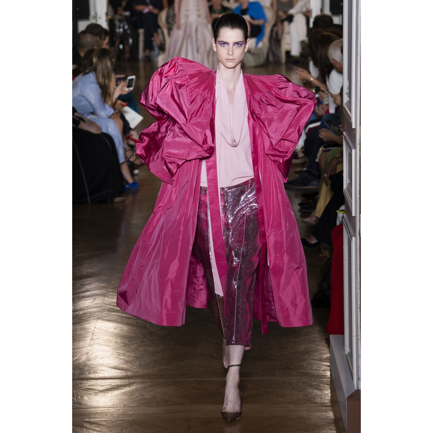 Фото Valentino Fall 2018 Couture Collection / Валентино Осень 2018 Кутюр коллекция