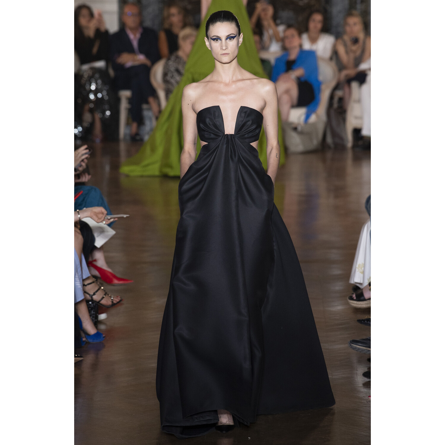 Фото Valentino Fall 2018 Couture Collection / Валентино Осень 2018 Кутюр коллекция