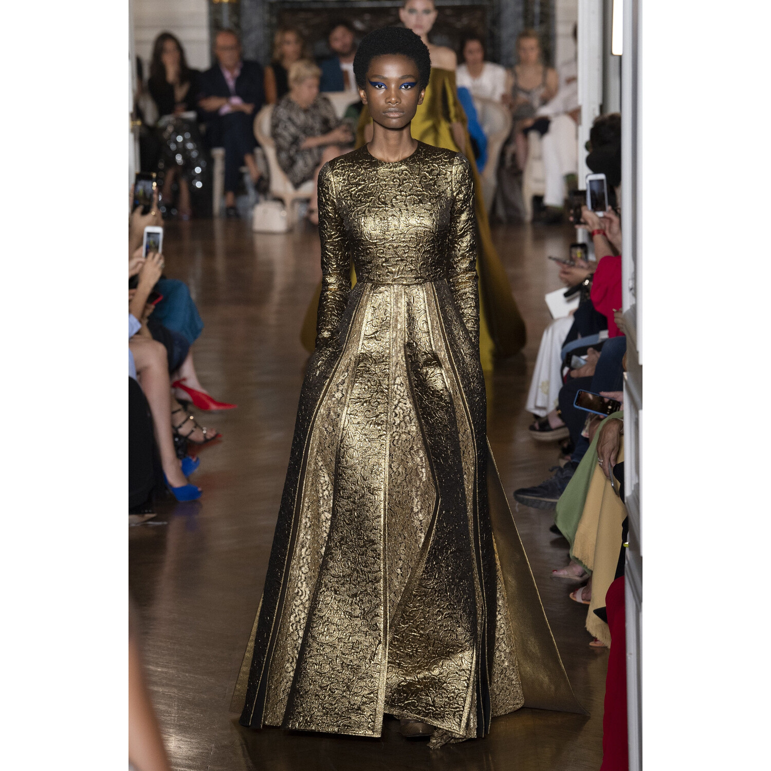 Фото Valentino Fall 2018 Couture Collection / Валентино Осень 2018 Кутюр коллекция