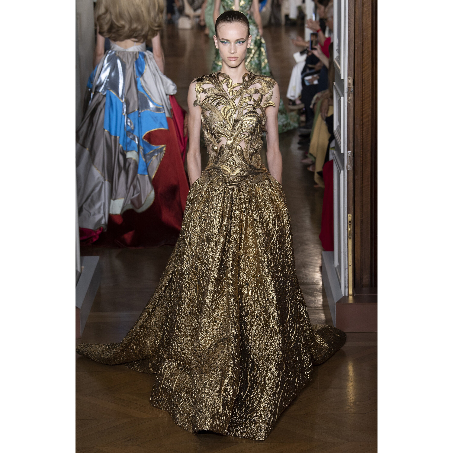 Фото Valentino Fall 2018 Couture Collection / Валентино Осень 2018 Кутюр коллекция