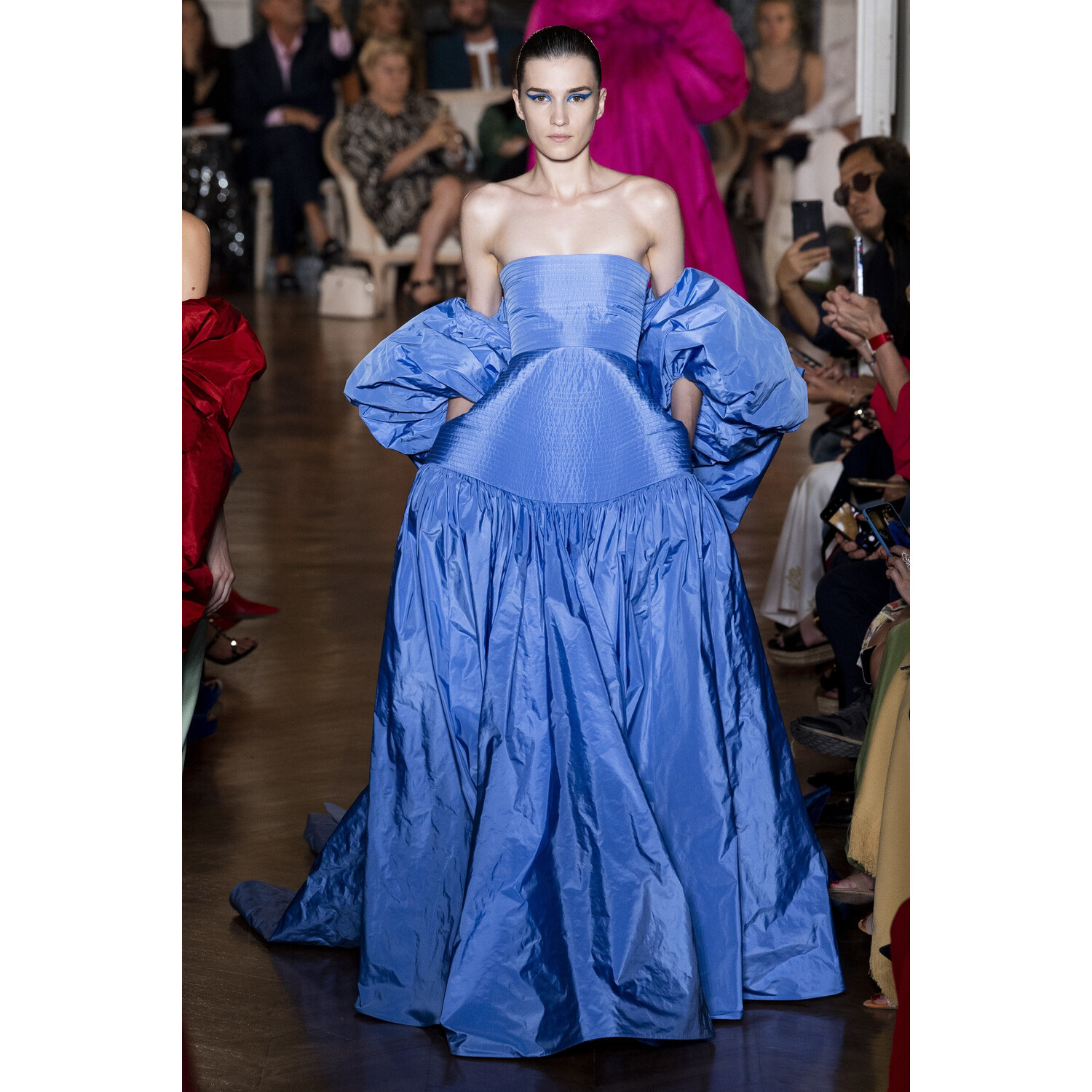 Фото Valentino Fall 2018 Couture Collection / Валентино Осень 2018 Кутюр коллекция