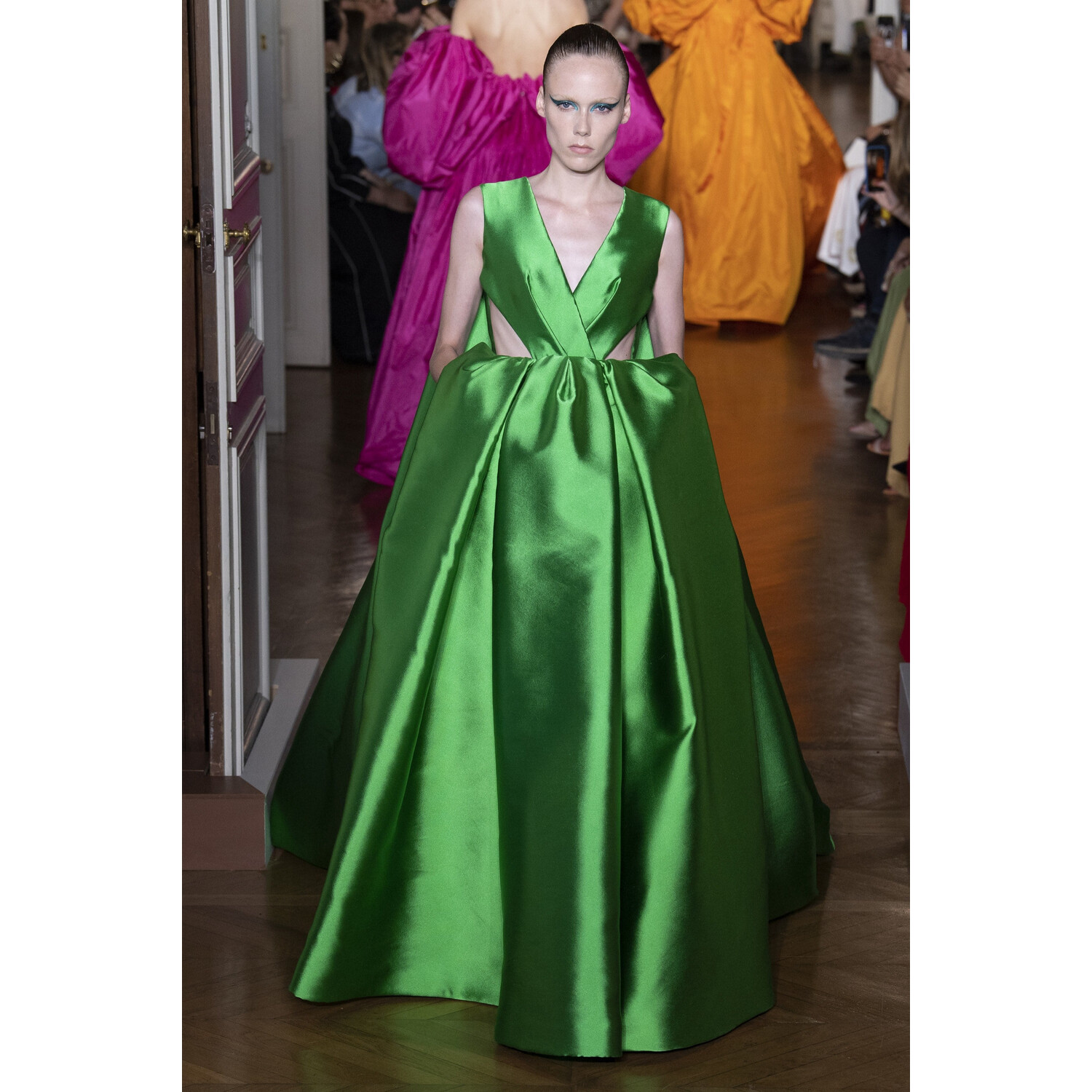 Фото Valentino Fall 2018 Couture Collection / Валентино Осень 2018 Кутюр коллекция