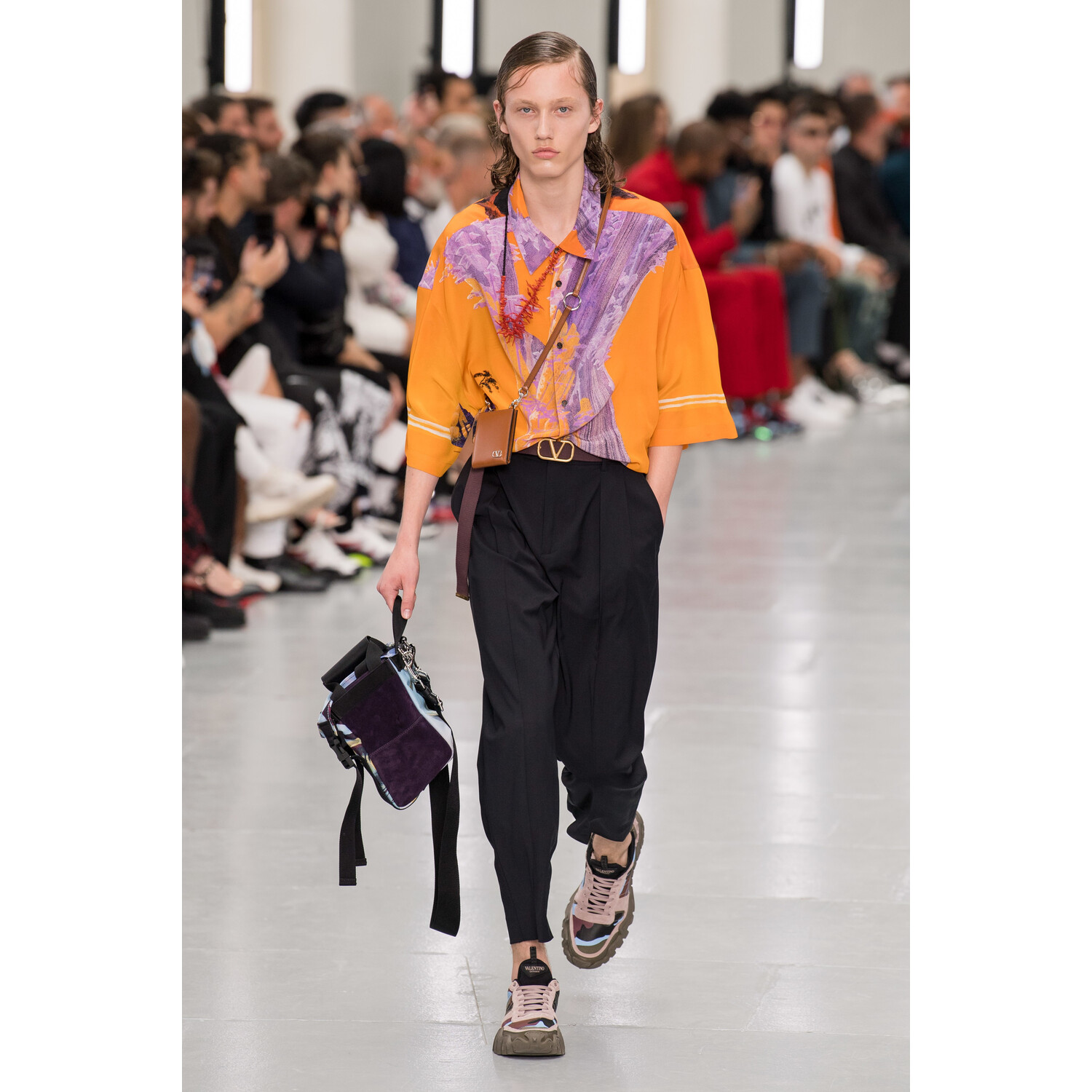 Фото Valentino Spring 2020 Menswear Collection / Valentino весна- лето 2020 / Неделя моды: Париж