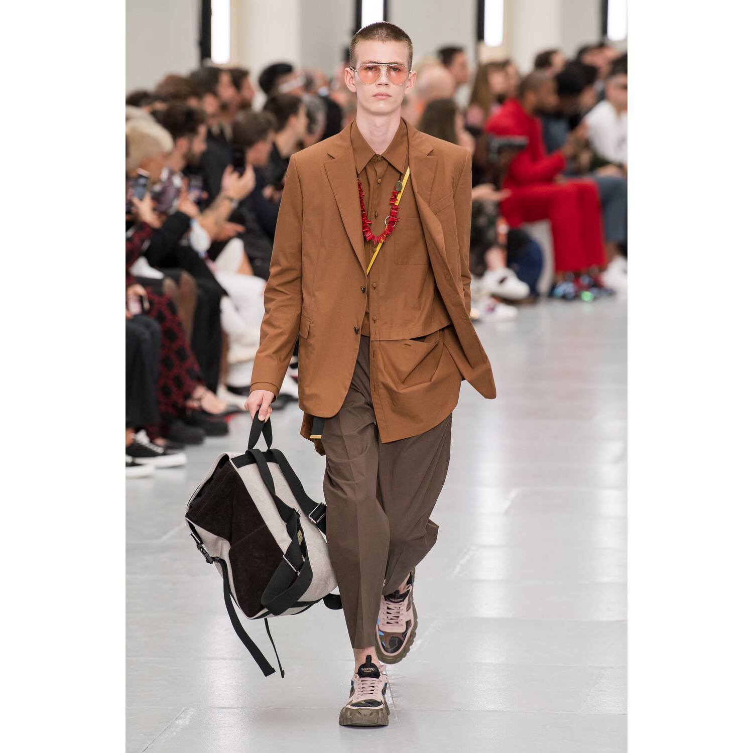Фото Valentino Spring 2020 Menswear Collection / Valentino весна- лето 2020 / Неделя моды: Париж