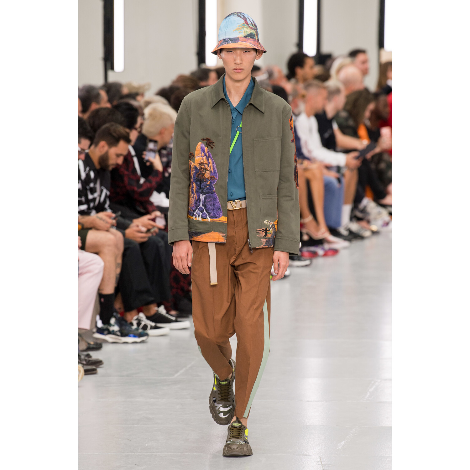 Фото Valentino Spring 2020 Menswear Collection / Valentino весна- лето 2020 / Неделя моды: Париж