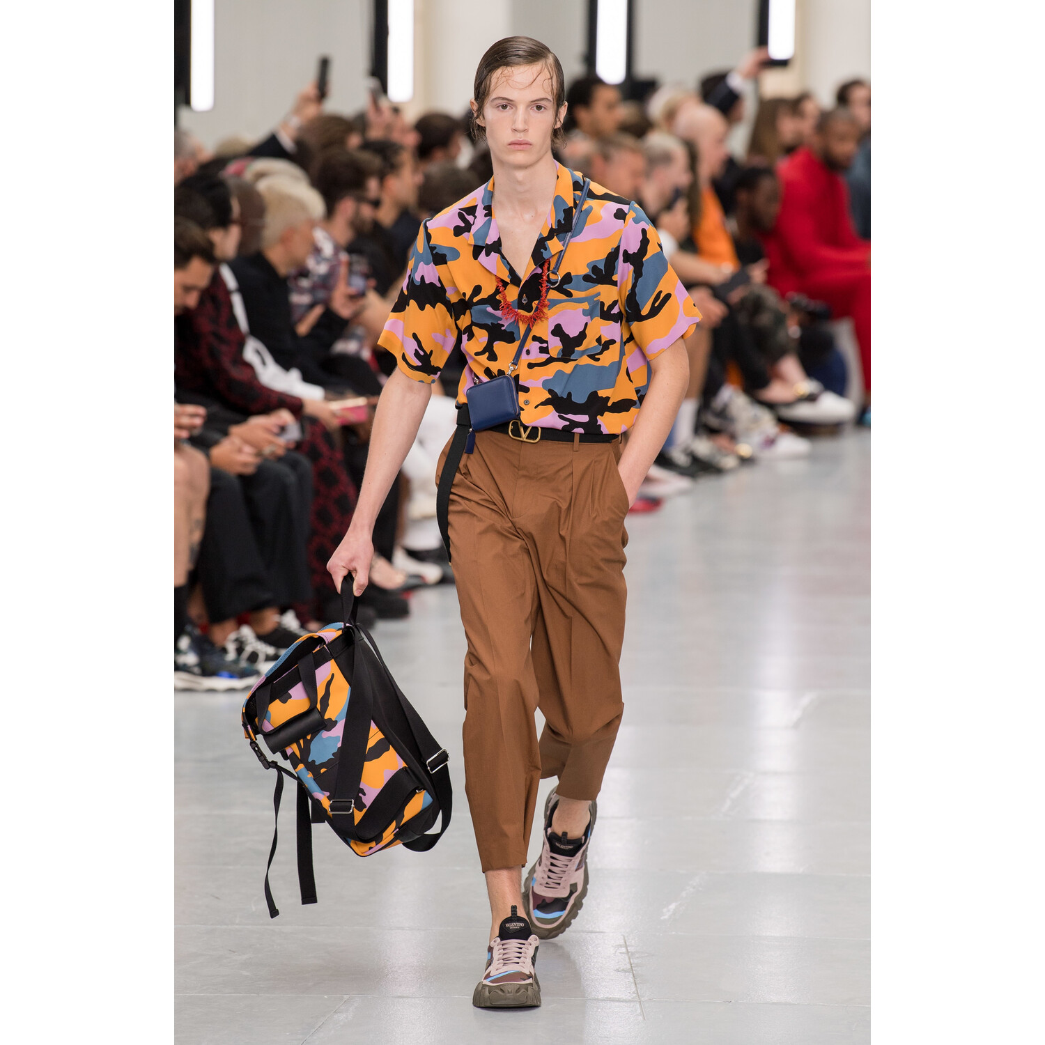 Фото Valentino Spring 2020 Menswear Collection / Valentino весна- лето 2020 / Неделя моды: Париж