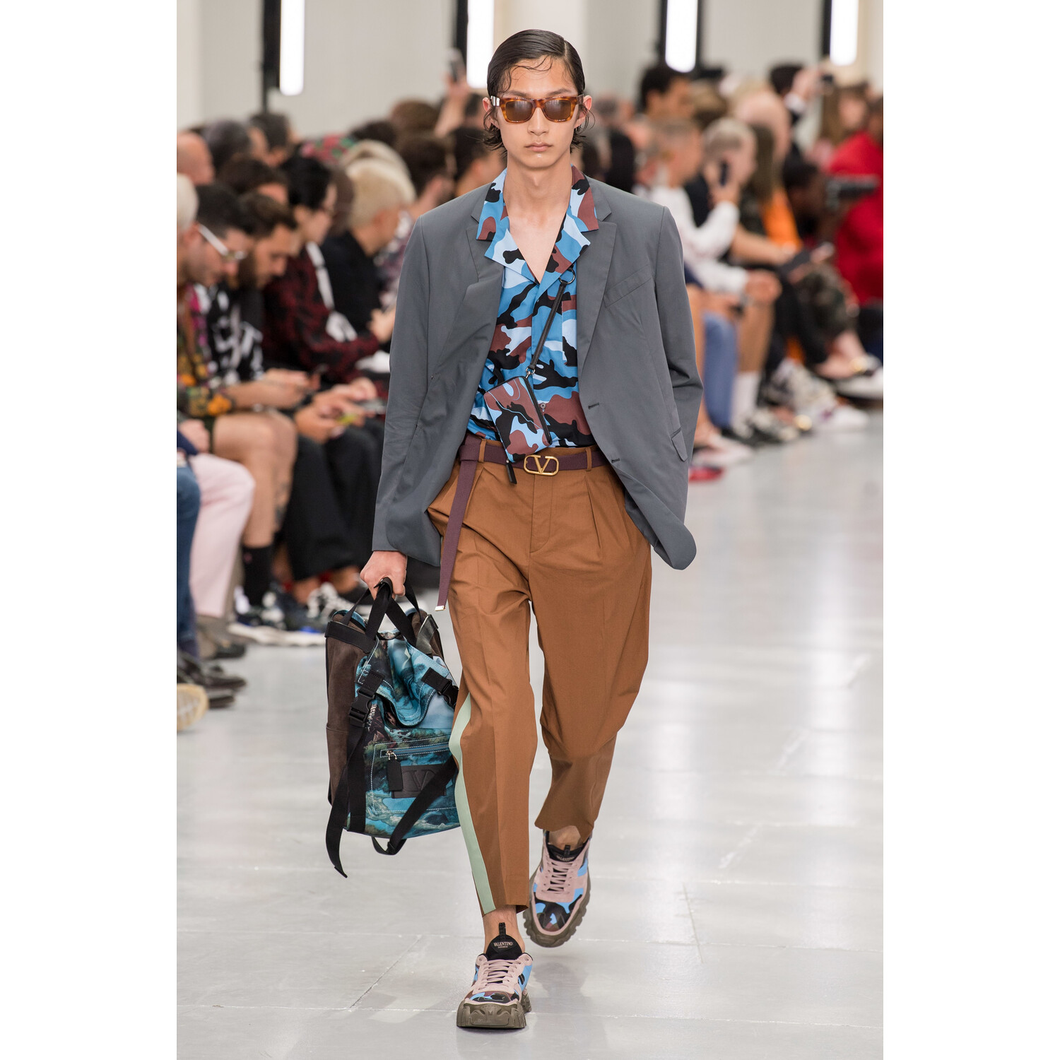 Фото Valentino Spring 2020 Menswear Collection / Valentino весна- лето 2020 / Неделя моды: Париж