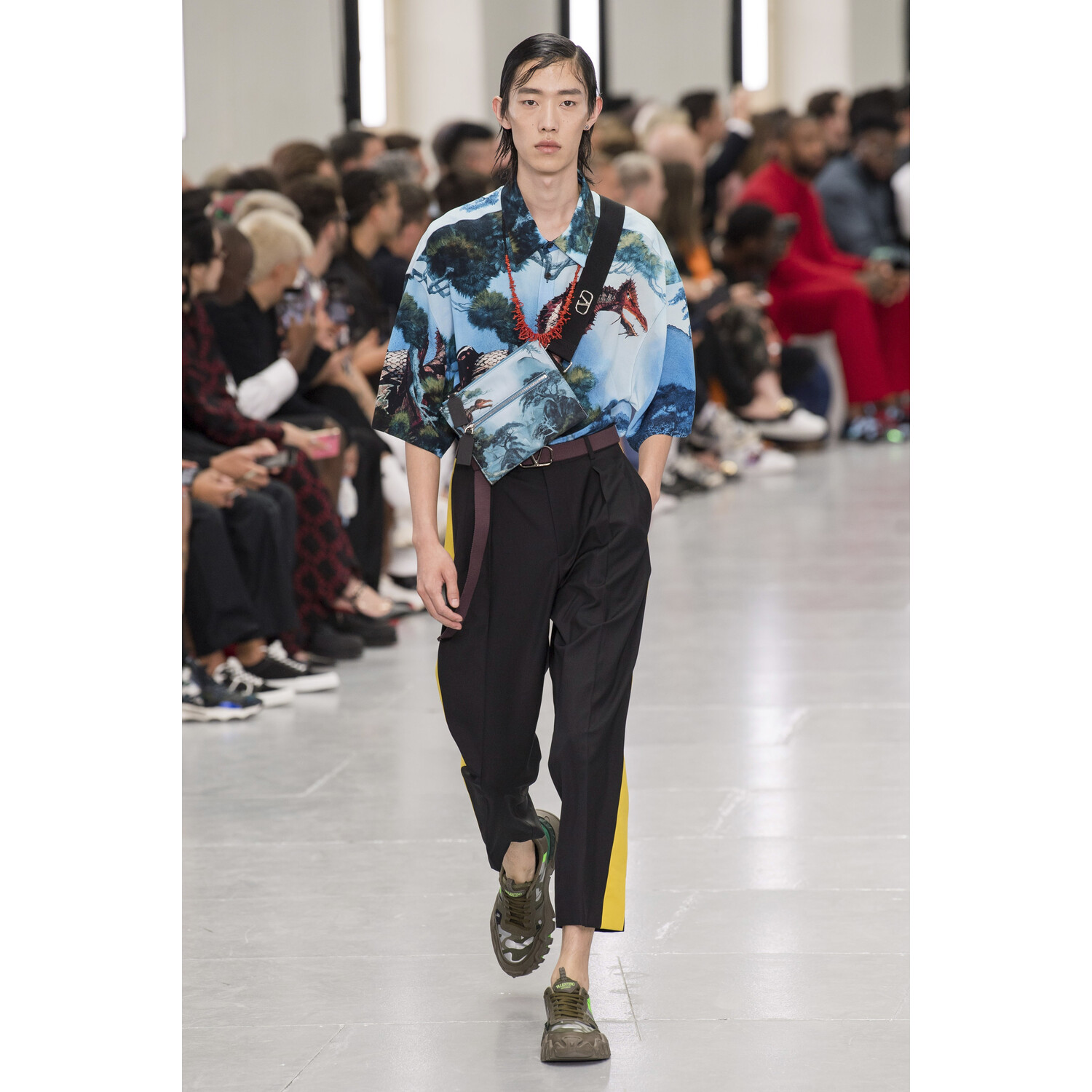 Фото Valentino Spring 2020 Menswear Collection / Valentino весна- лето 2020 / Неделя моды: Париж