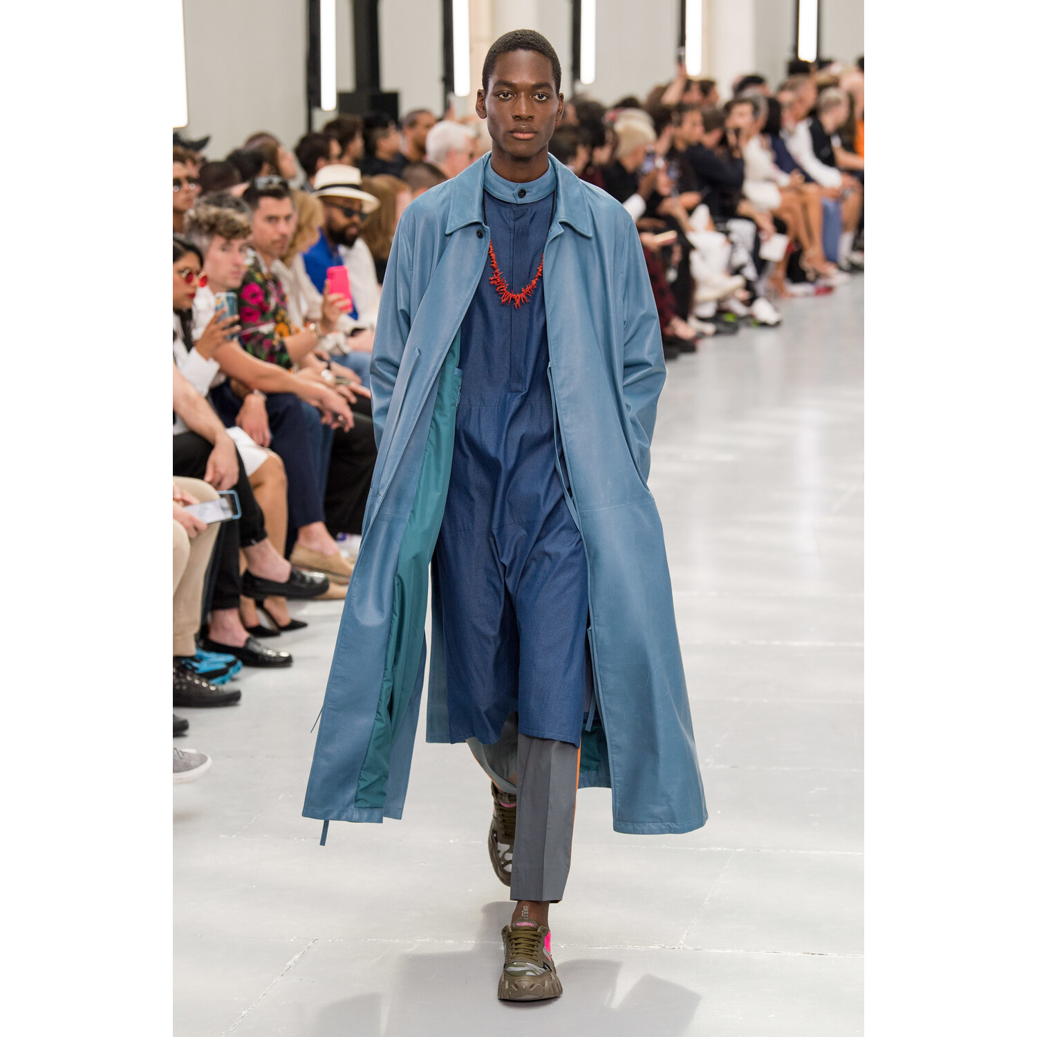 Фото Valentino Spring 2020 Menswear Collection / Valentino весна- лето 2020 / Неделя моды: Париж