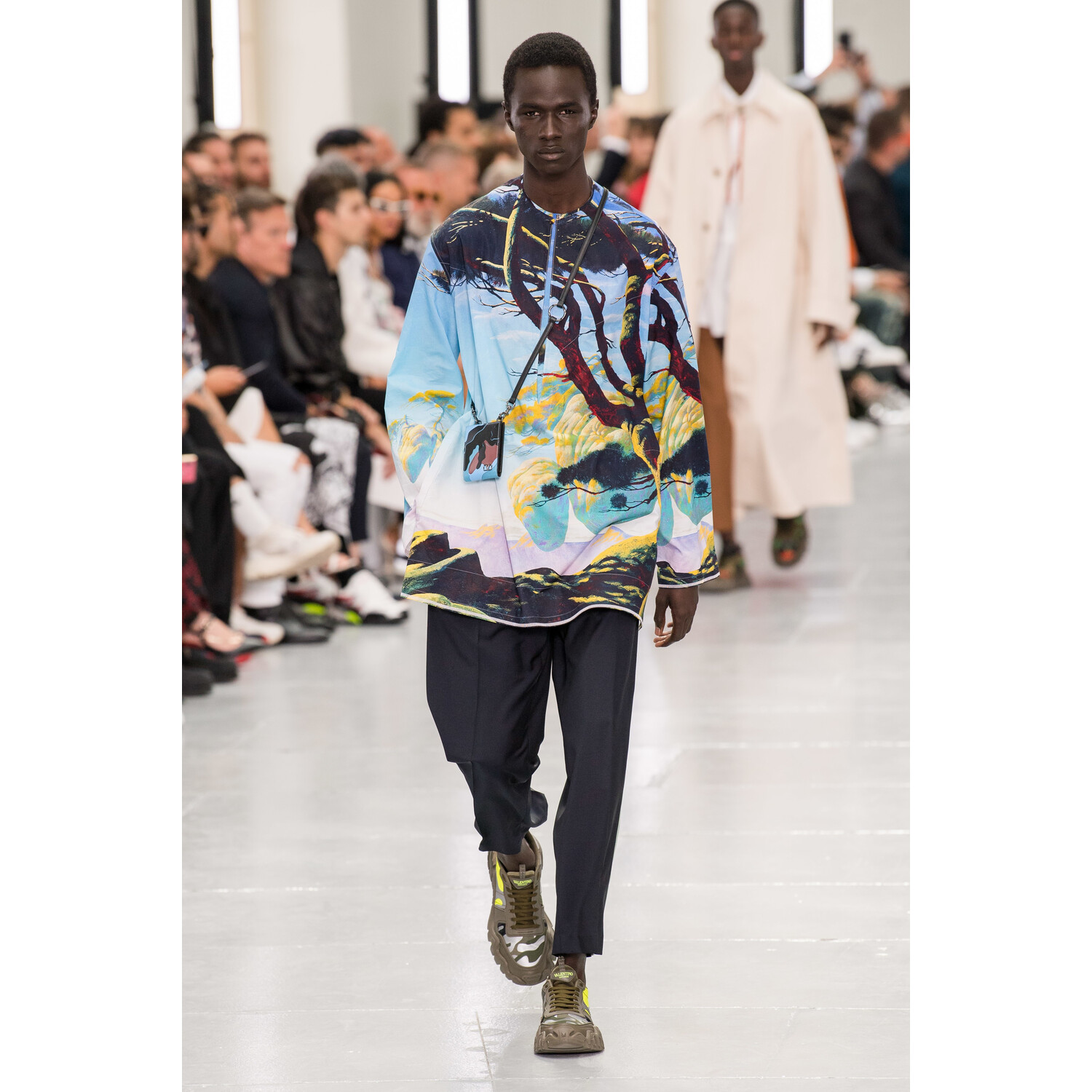 Фото Valentino Spring 2020 Menswear Collection / Valentino весна- лето 2020 / Неделя моды: Париж