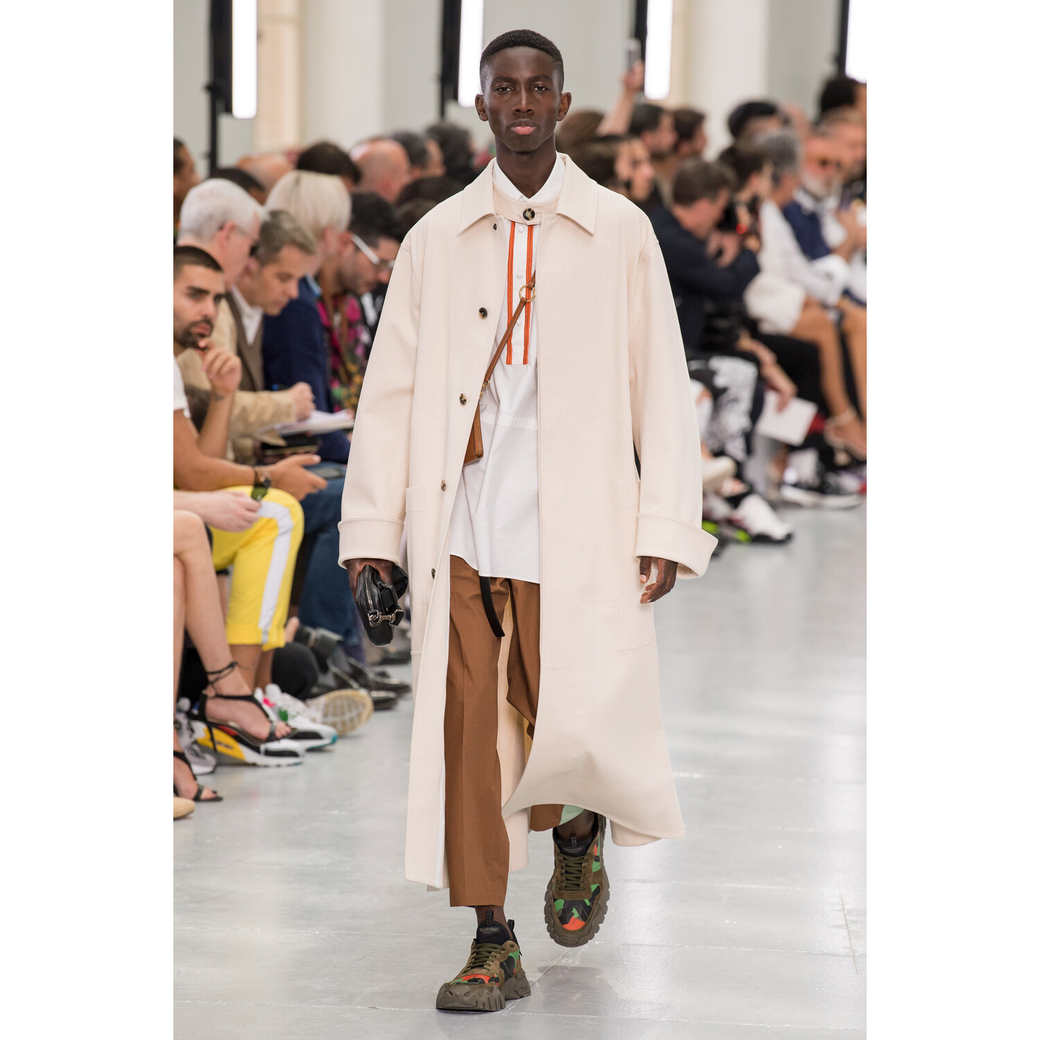 Фото Valentino Spring 2020 Menswear Collection / Valentino весна- лето 2020 / Неделя моды: Париж