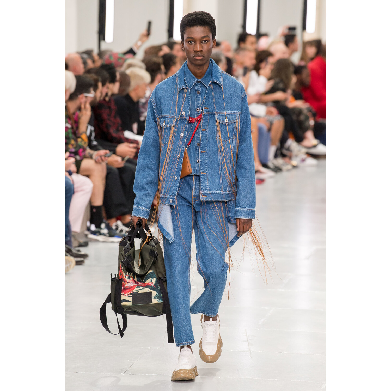 Фото Valentino Spring 2020 Menswear Collection / Valentino весна- лето 2020 / Неделя моды: Париж