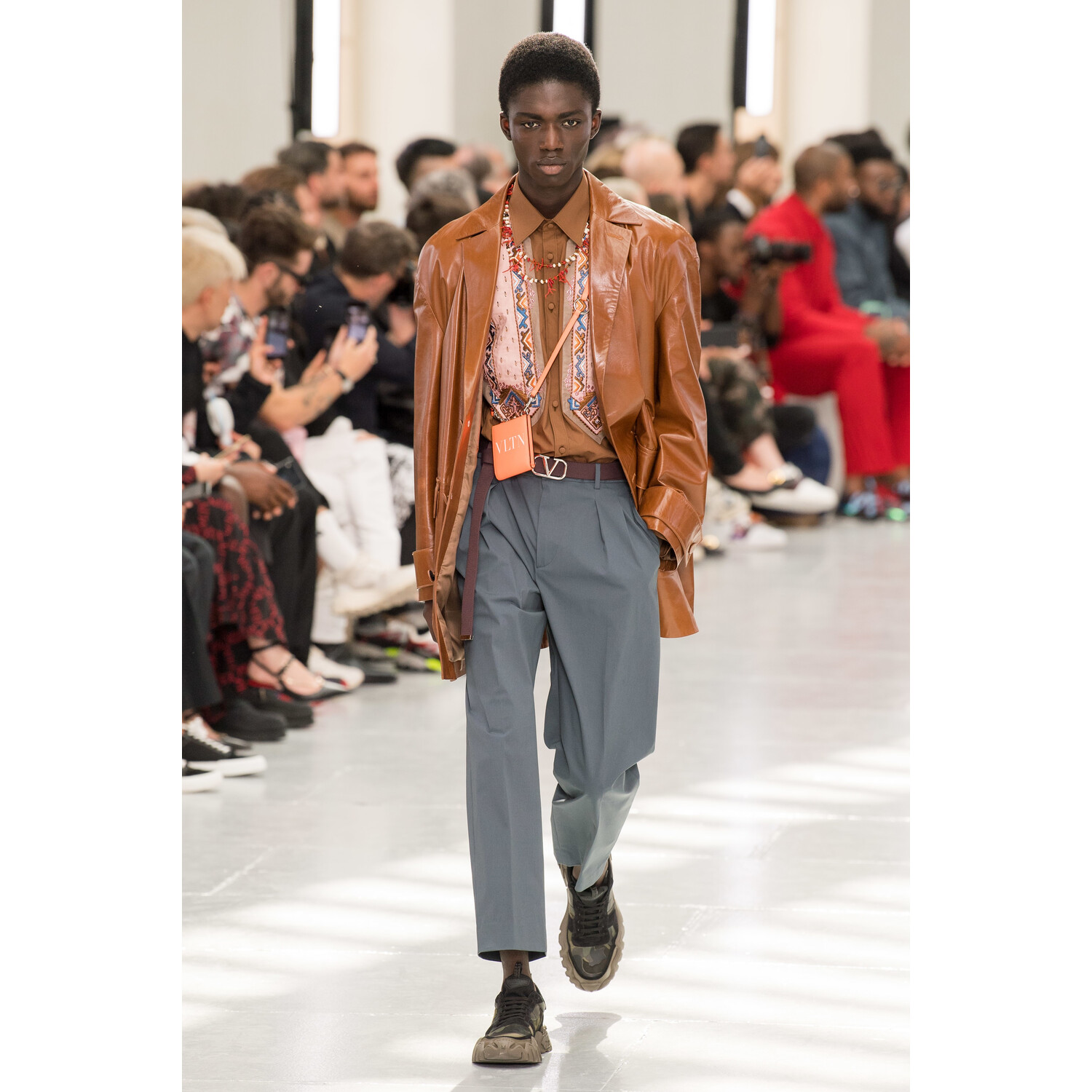 Фото Valentino Spring 2020 Menswear Collection / Valentino весна- лето 2020 / Неделя моды: Париж