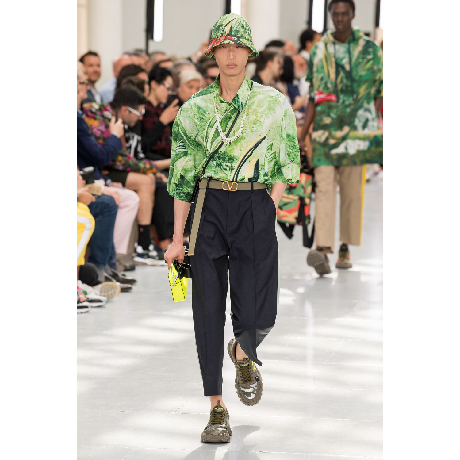 Фото Valentino Spring 2020 Menswear Collection / Valentino весна- лето 2020 / Неделя моды: Париж
