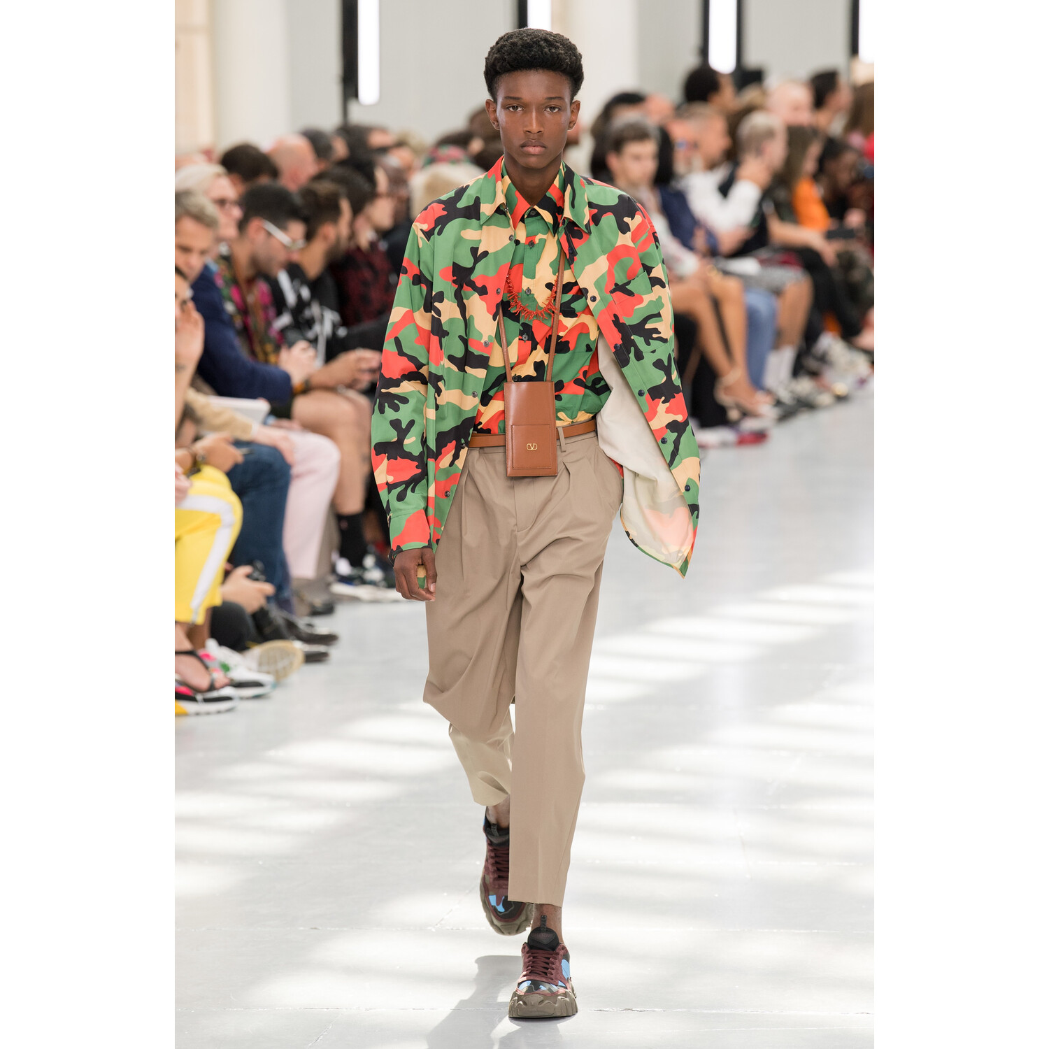 Фото Valentino Spring 2020 Menswear Collection / Valentino весна- лето 2020 / Неделя моды: Париж