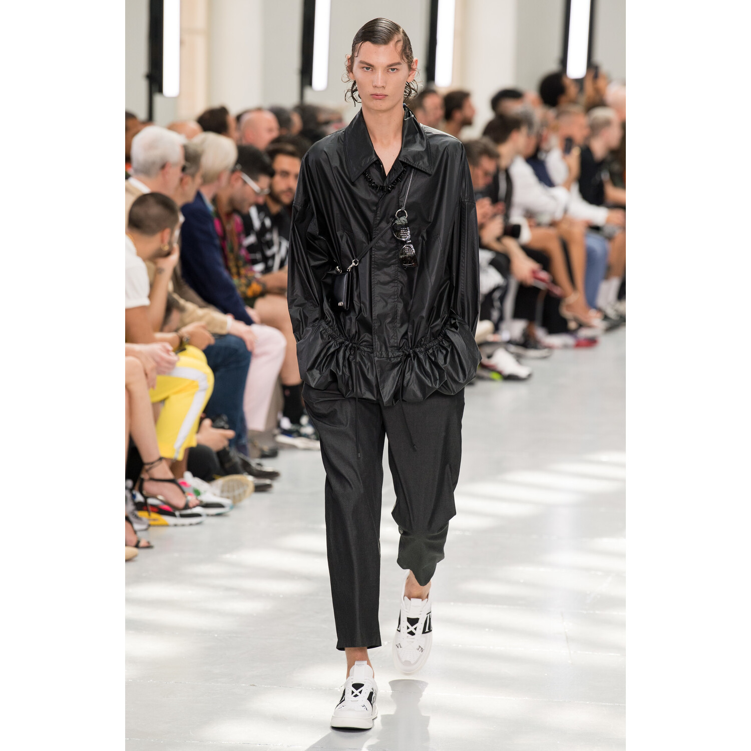 Фото Valentino Spring 2020 Menswear Collection / Valentino весна- лето 2020 / Неделя моды: Париж