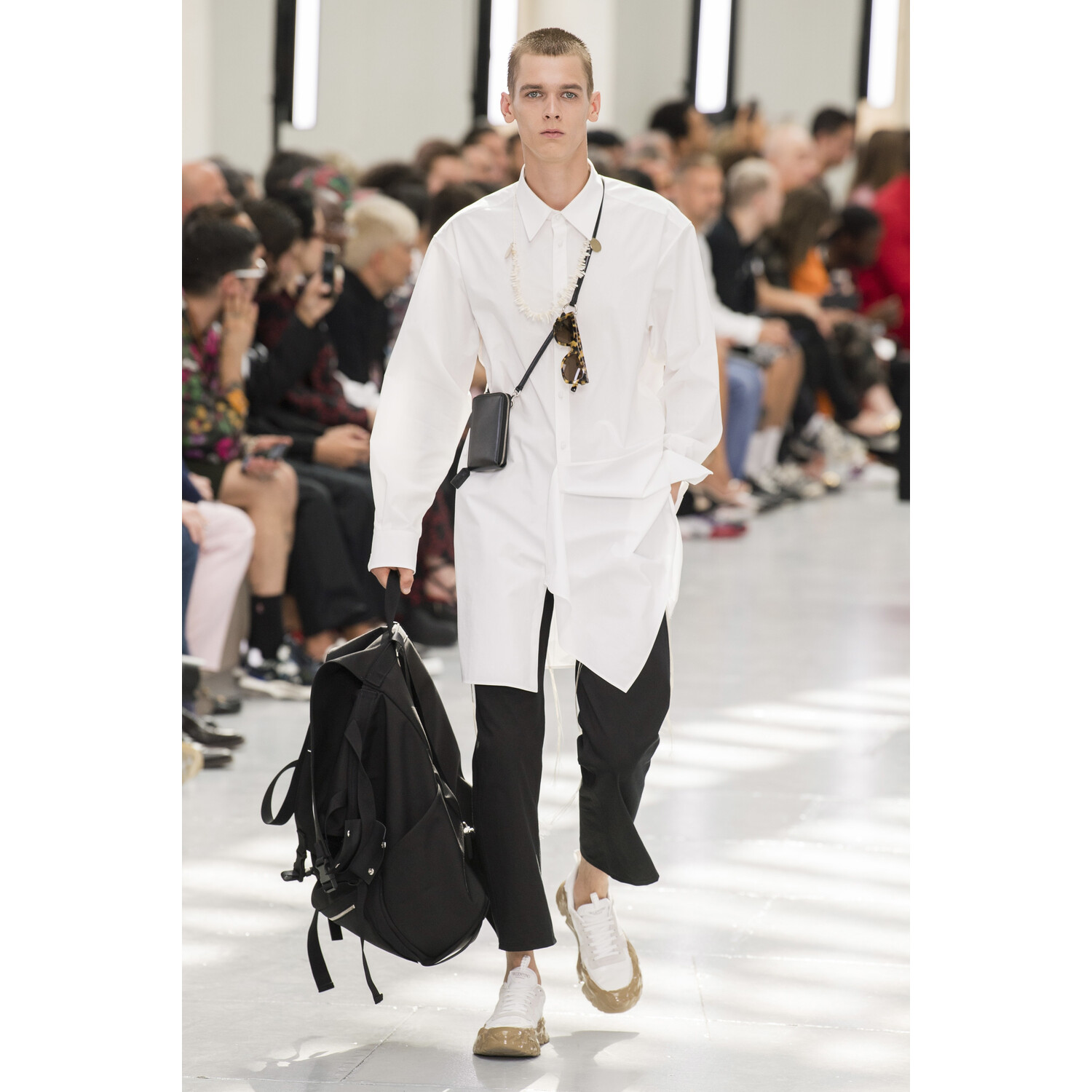 Фото Valentino Spring 2020 Menswear Collection / Valentino весна- лето 2020 / Неделя моды: Париж