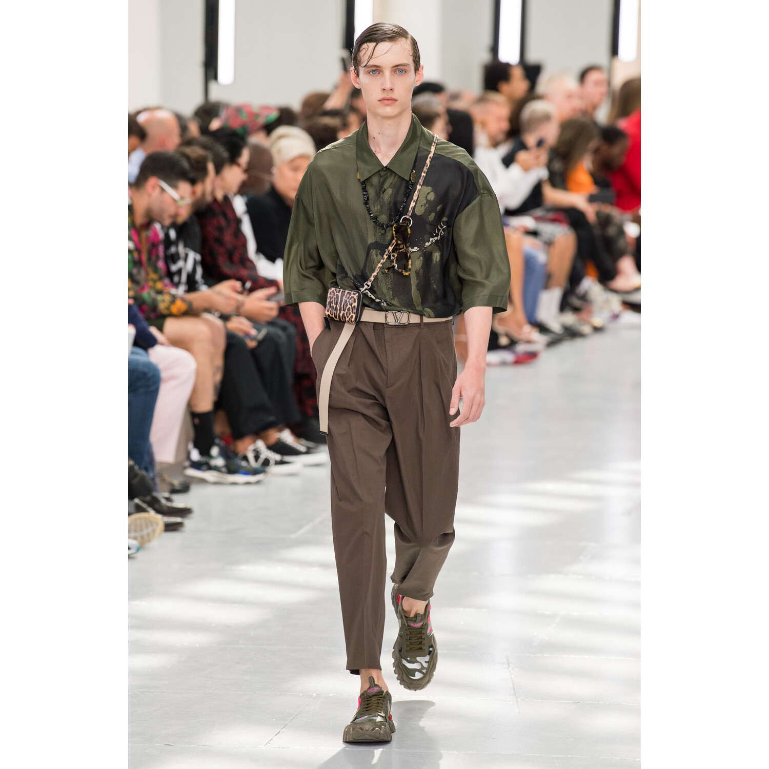 Фото Valentino Spring 2020 Menswear Collection / Valentino весна- лето 2020 / Неделя моды: Париж