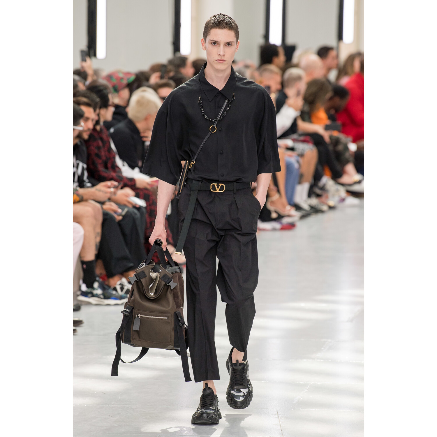 Фото Valentino Spring 2020 Menswear Collection / Valentino весна- лето 2020 / Неделя моды: Париж
