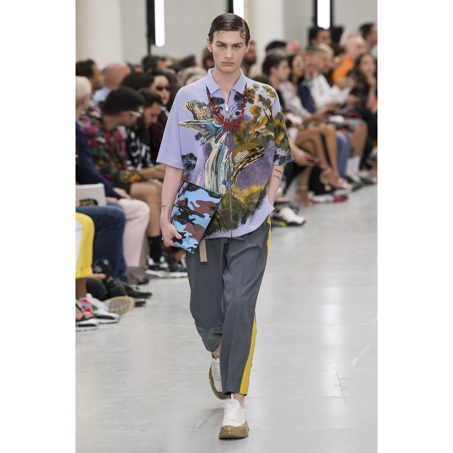 Фото Valentino Spring 2020 Menswear Collection / Valentino весна- лето 2020 / Неделя моды: Париж