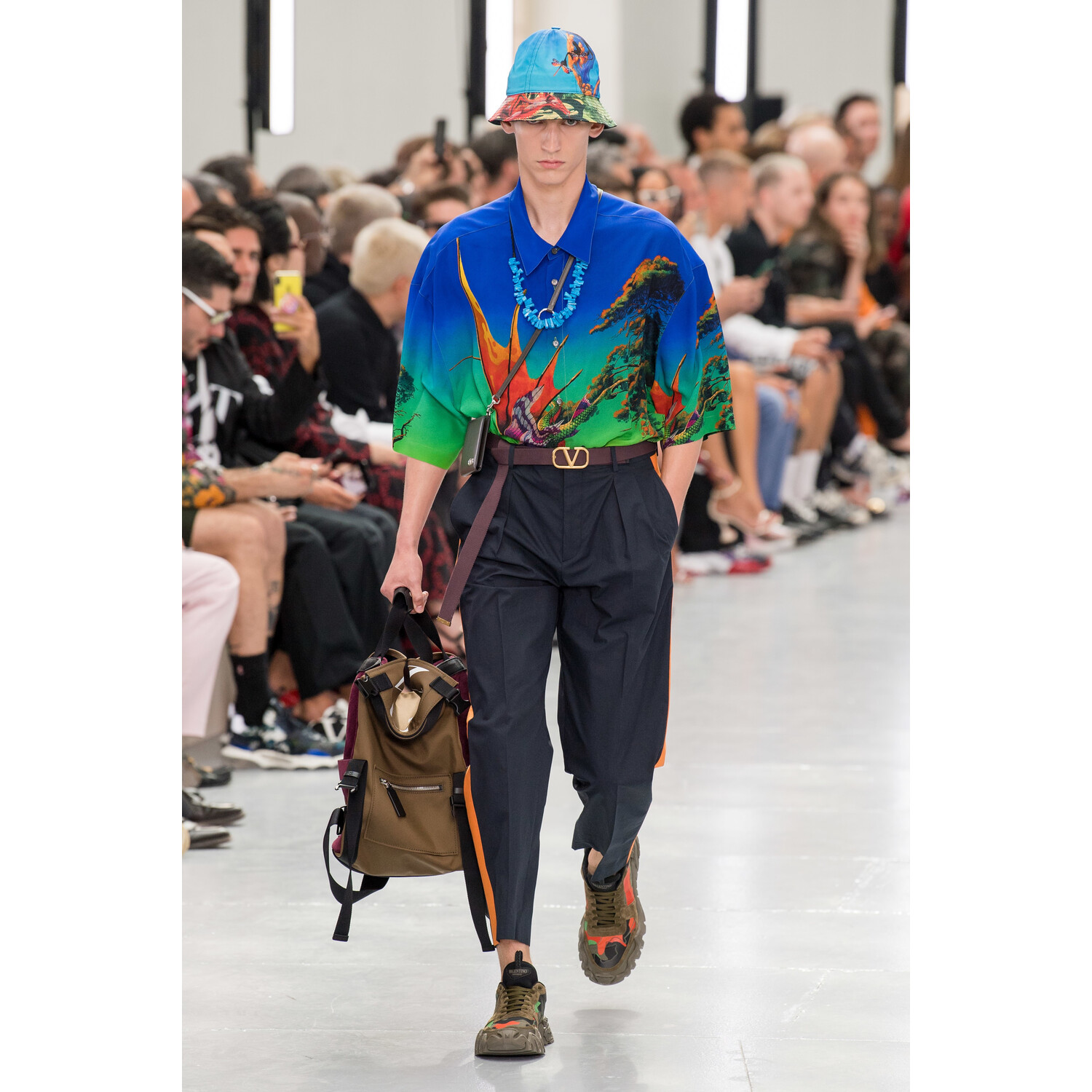 Фото Valentino Spring 2020 Menswear Collection / Valentino весна- лето 2020 / Неделя моды: Париж