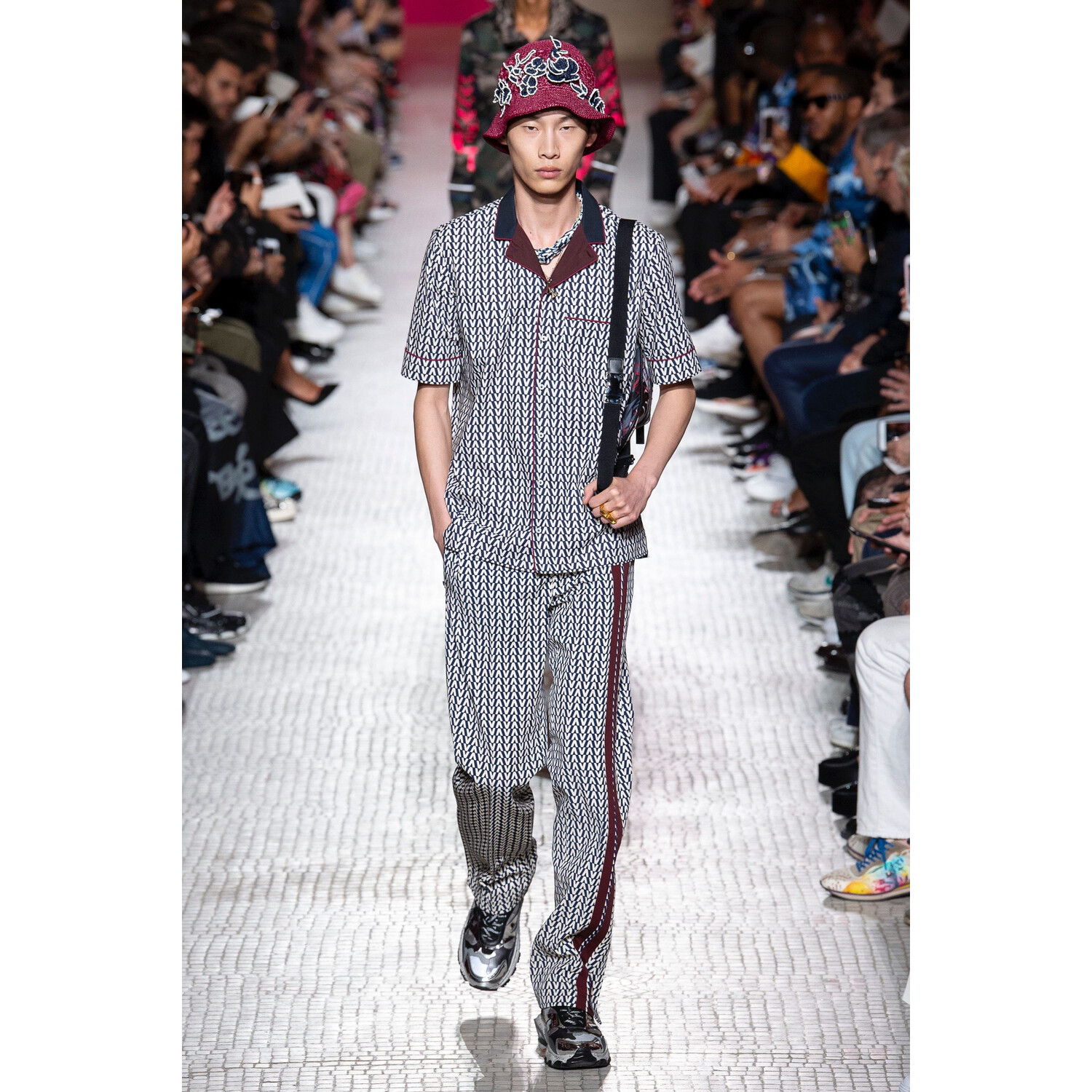Фото Valentino Spring 2019 Menswear / Валентино Весна Лето 2019 Мужская Неделя Моды в Париже