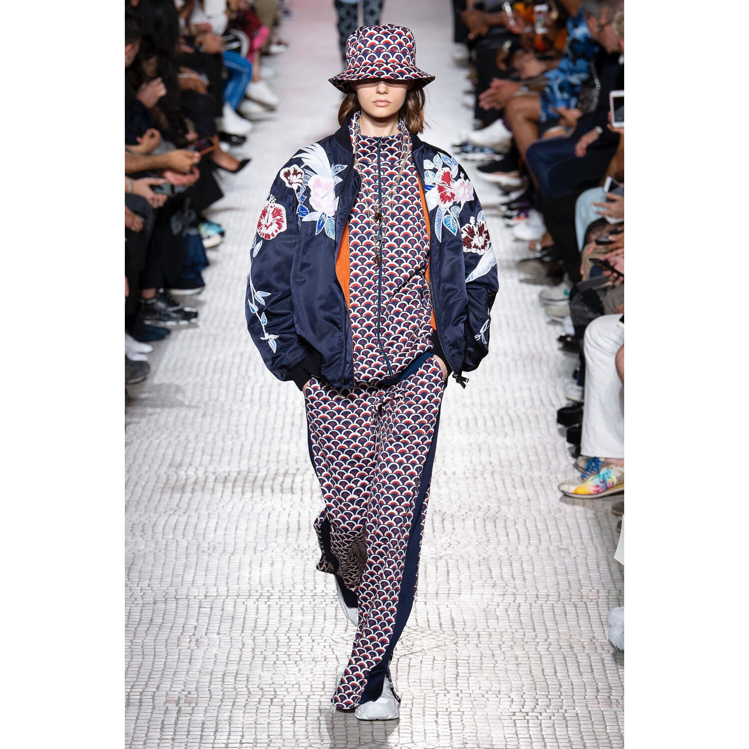 Фото Valentino Spring 2019 Menswear / Валентино Весна Лето 2019 Мужская Неделя Моды в Париже